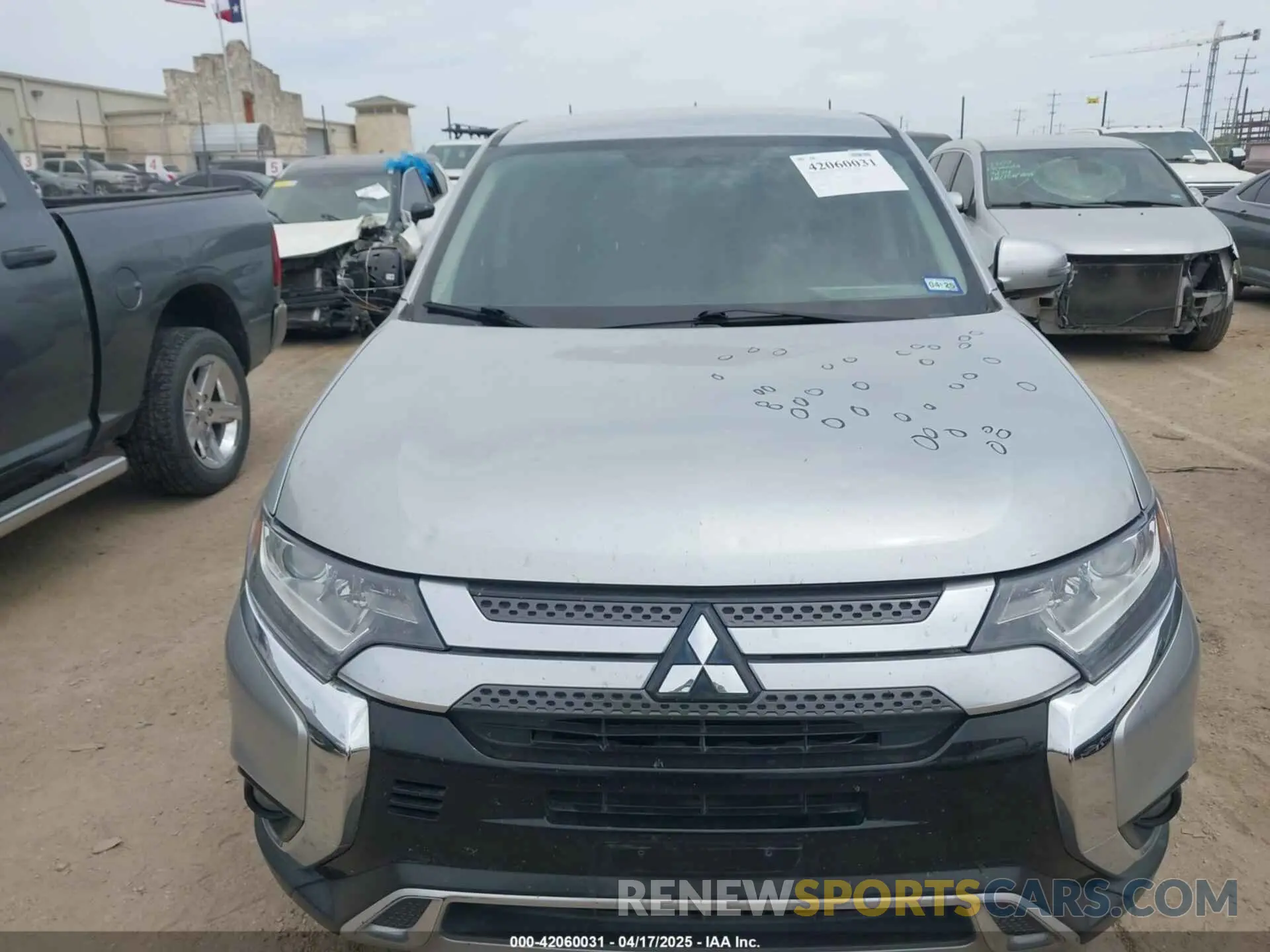 13 fotografías del automóvil dañado JA4AD3A34KZ015340 MITSUBISHI OUTLANDER 2019