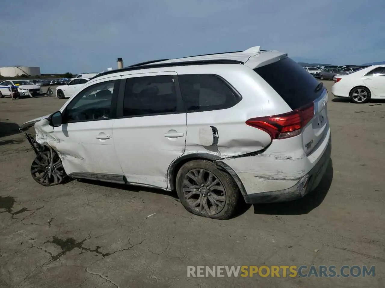 2 fotografías del automóvil dañado JA4AD3A34KZ026032 MITSUBISHI OUTLANDER 2019