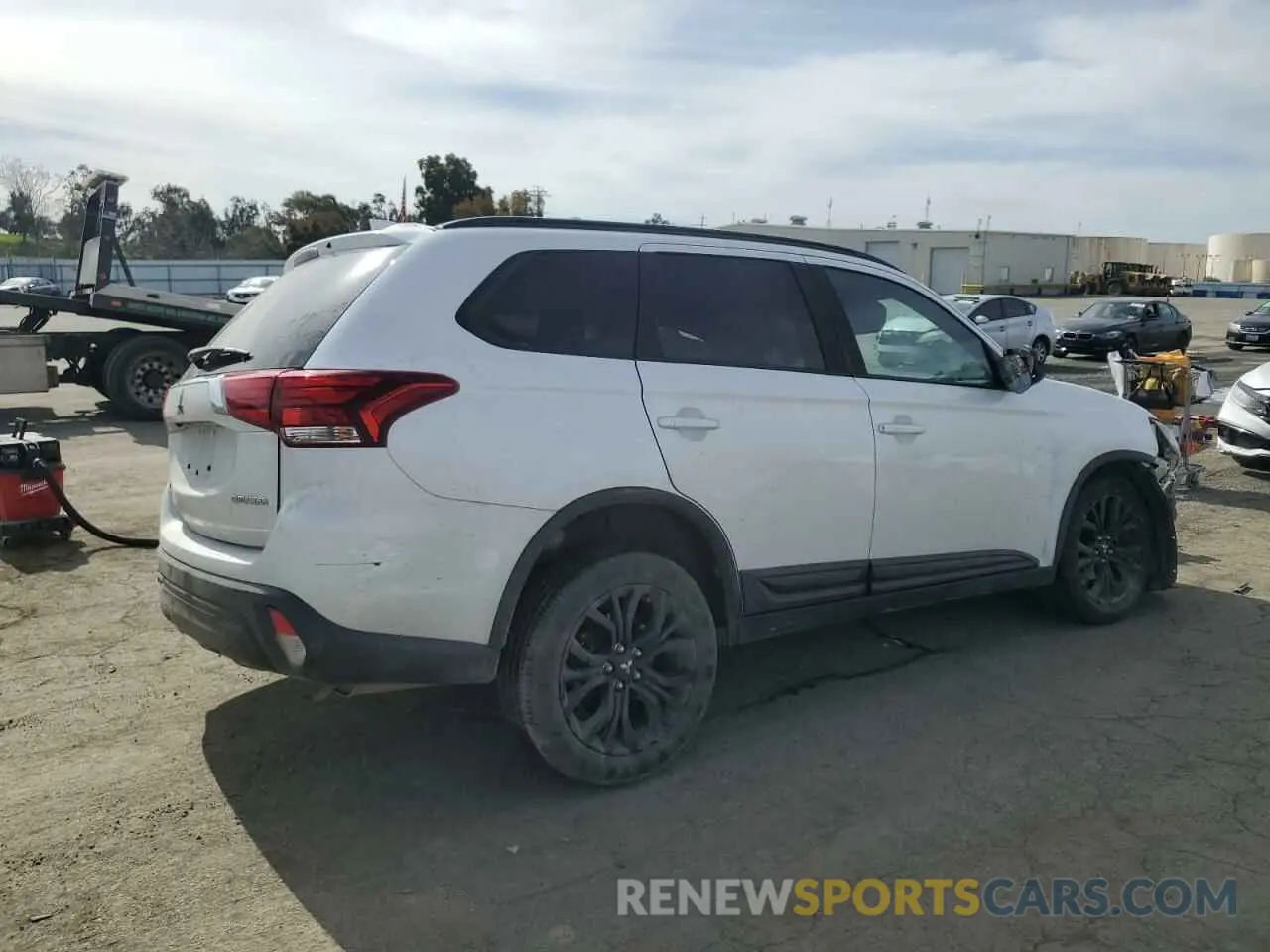 3 fotografías del automóvil dañado JA4AD3A34KZ026032 MITSUBISHI OUTLANDER 2019