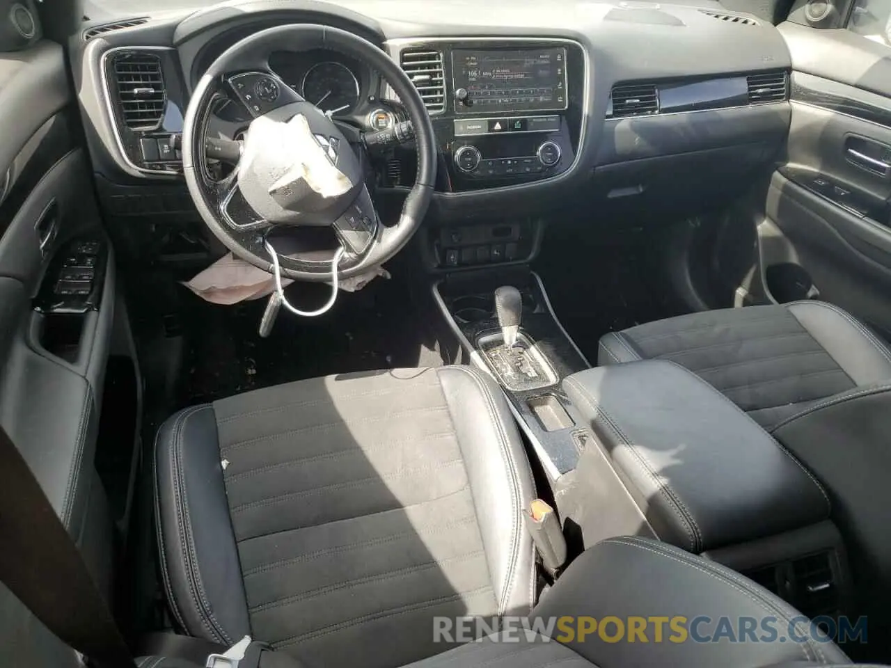 8 fotografías del automóvil dañado JA4AD3A34KZ026032 MITSUBISHI OUTLANDER 2019