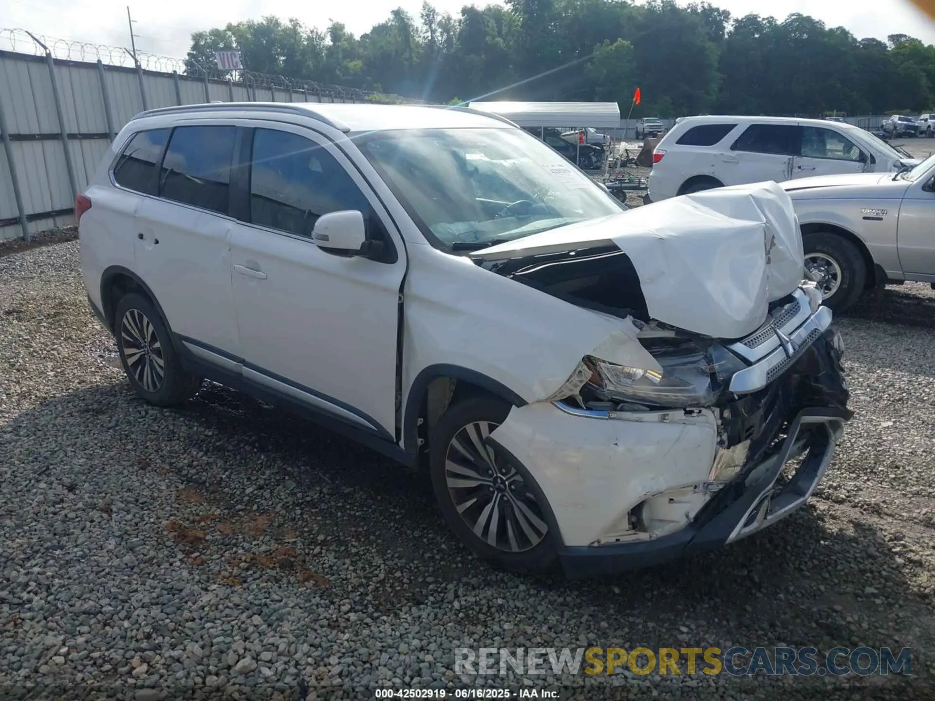 1 fotografías del automóvil dañado JA4AD3A34KZ040108 MITSUBISHI OUTLANDER 2019