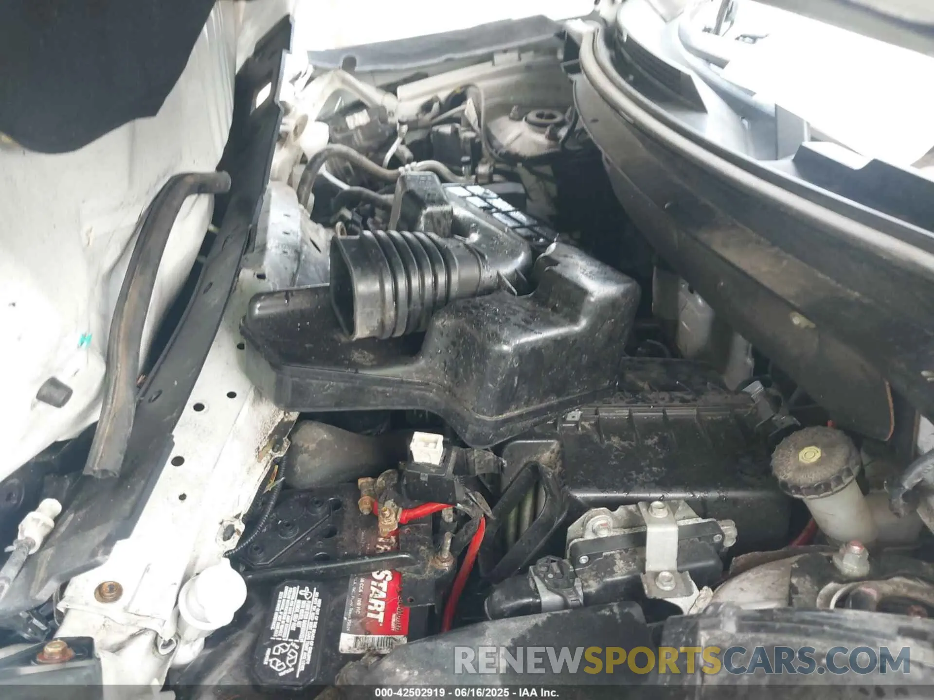 10 fotografías del automóvil dañado JA4AD3A34KZ040108 MITSUBISHI OUTLANDER 2019