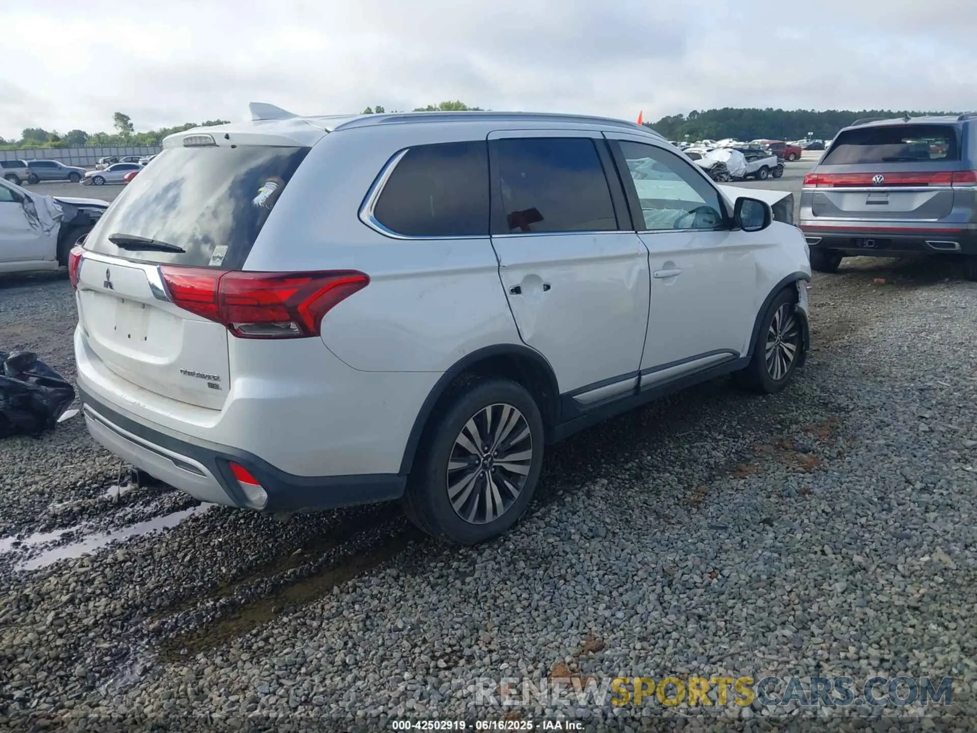 4 fotografías del automóvil dañado JA4AD3A34KZ040108 MITSUBISHI OUTLANDER 2019