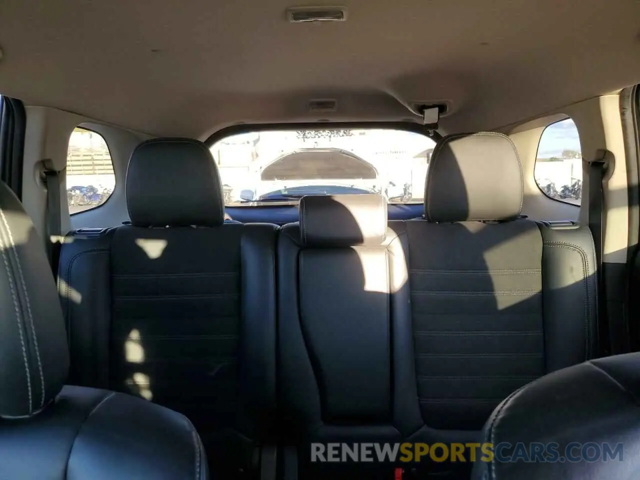 10 fotografías del automóvil dañado JA4AD3A34KZ043011 MITSUBISHI OUTLANDER 2019