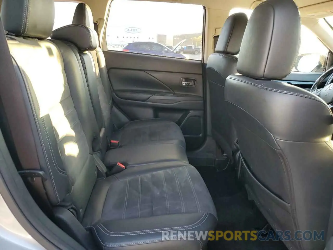 11 fotografías del automóvil dañado JA4AD3A34KZ043011 MITSUBISHI OUTLANDER 2019