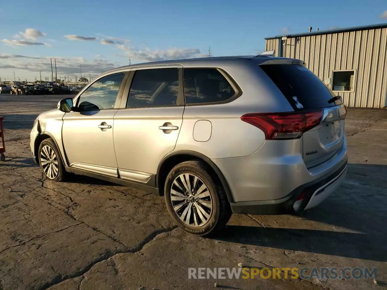 2 fotografías del automóvil dañado JA4AD3A34KZ043011 MITSUBISHI OUTLANDER 2019