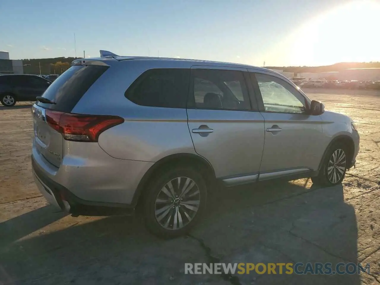 3 fotografías del automóvil dañado JA4AD3A34KZ043011 MITSUBISHI OUTLANDER 2019