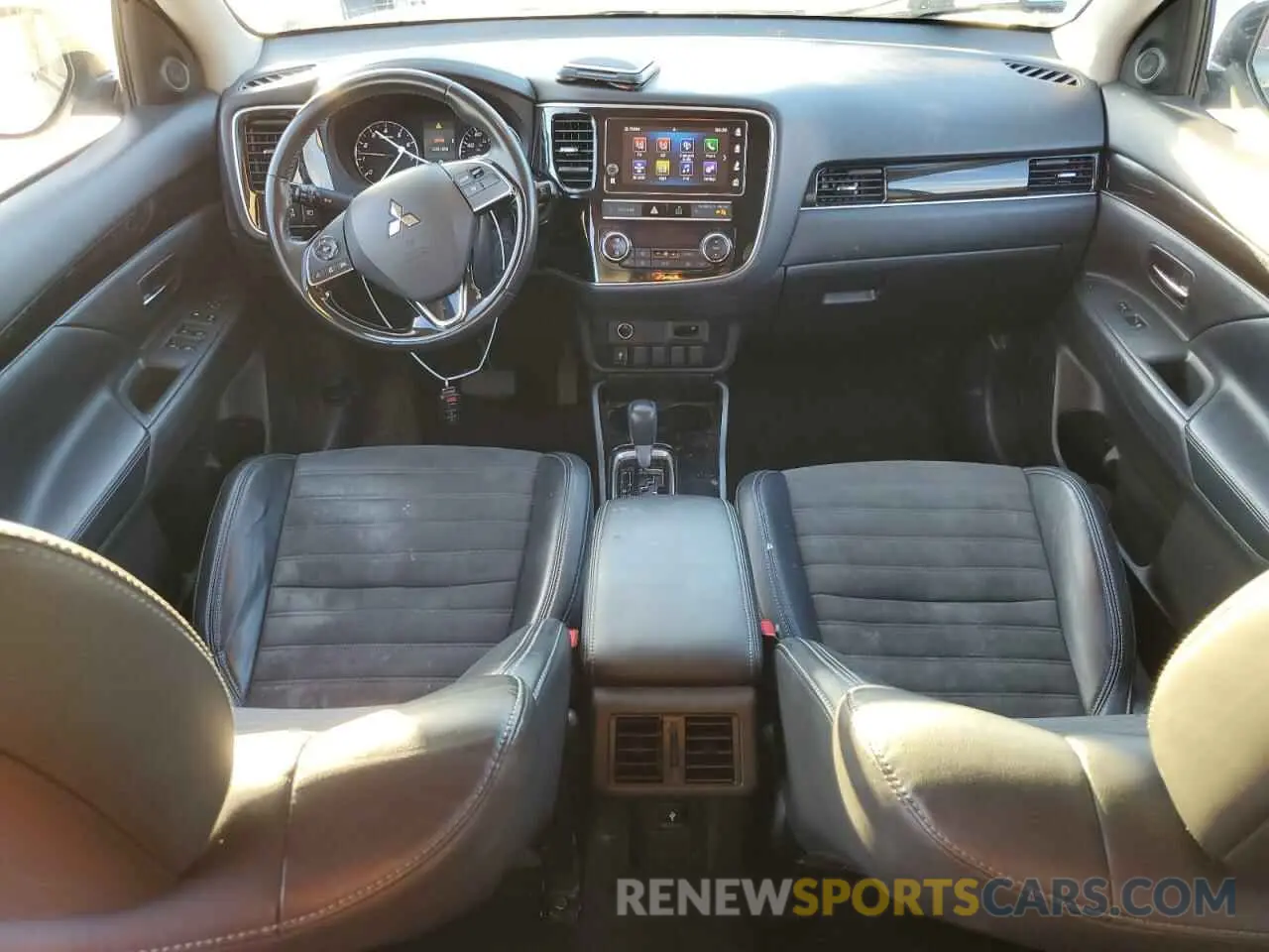 8 fotografías del automóvil dañado JA4AD3A34KZ043011 MITSUBISHI OUTLANDER 2019