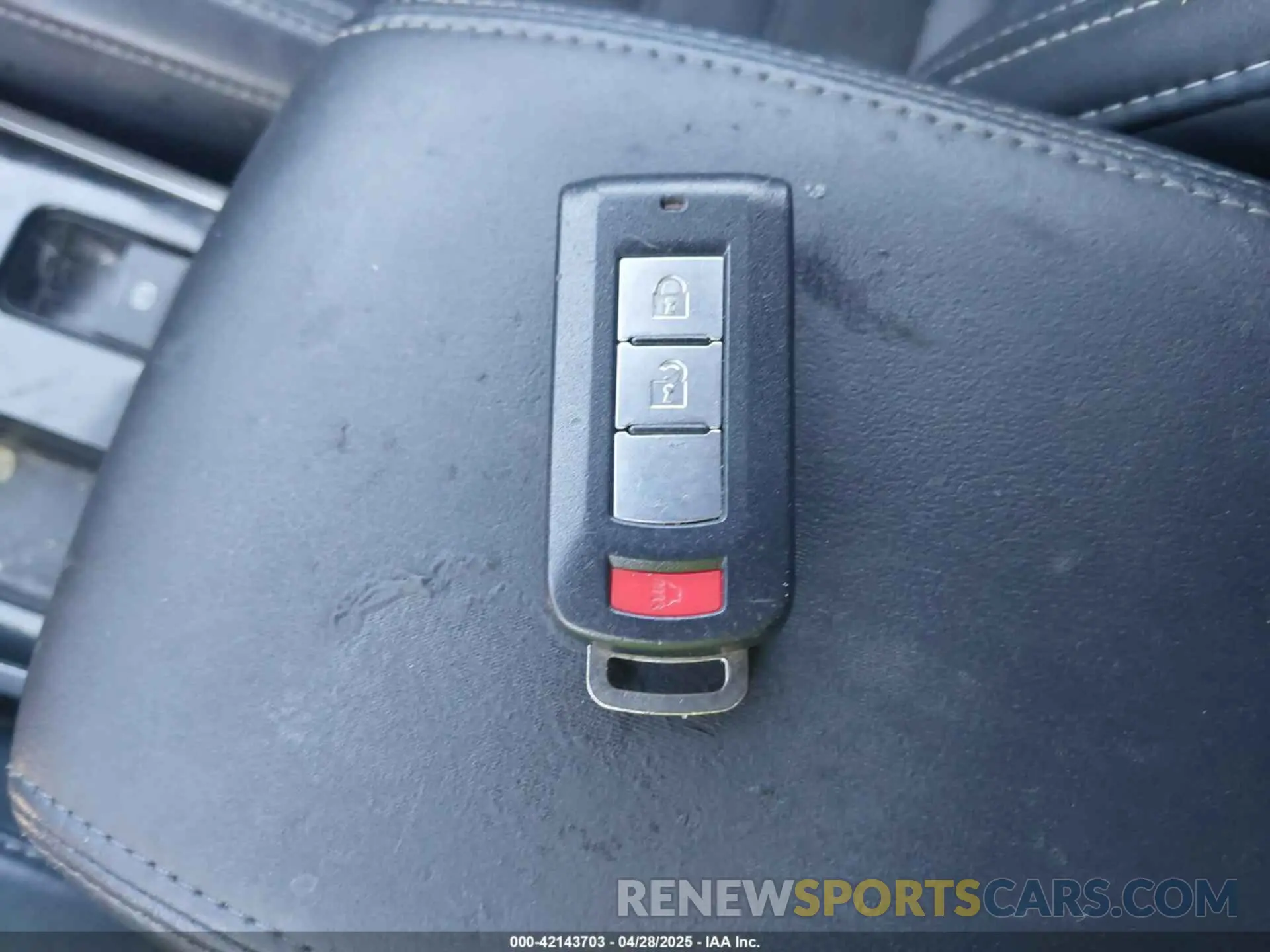 11 fotografías del automóvil dañado JA4AD3A35KZ025472 MITSUBISHI OUTLANDER 2019
