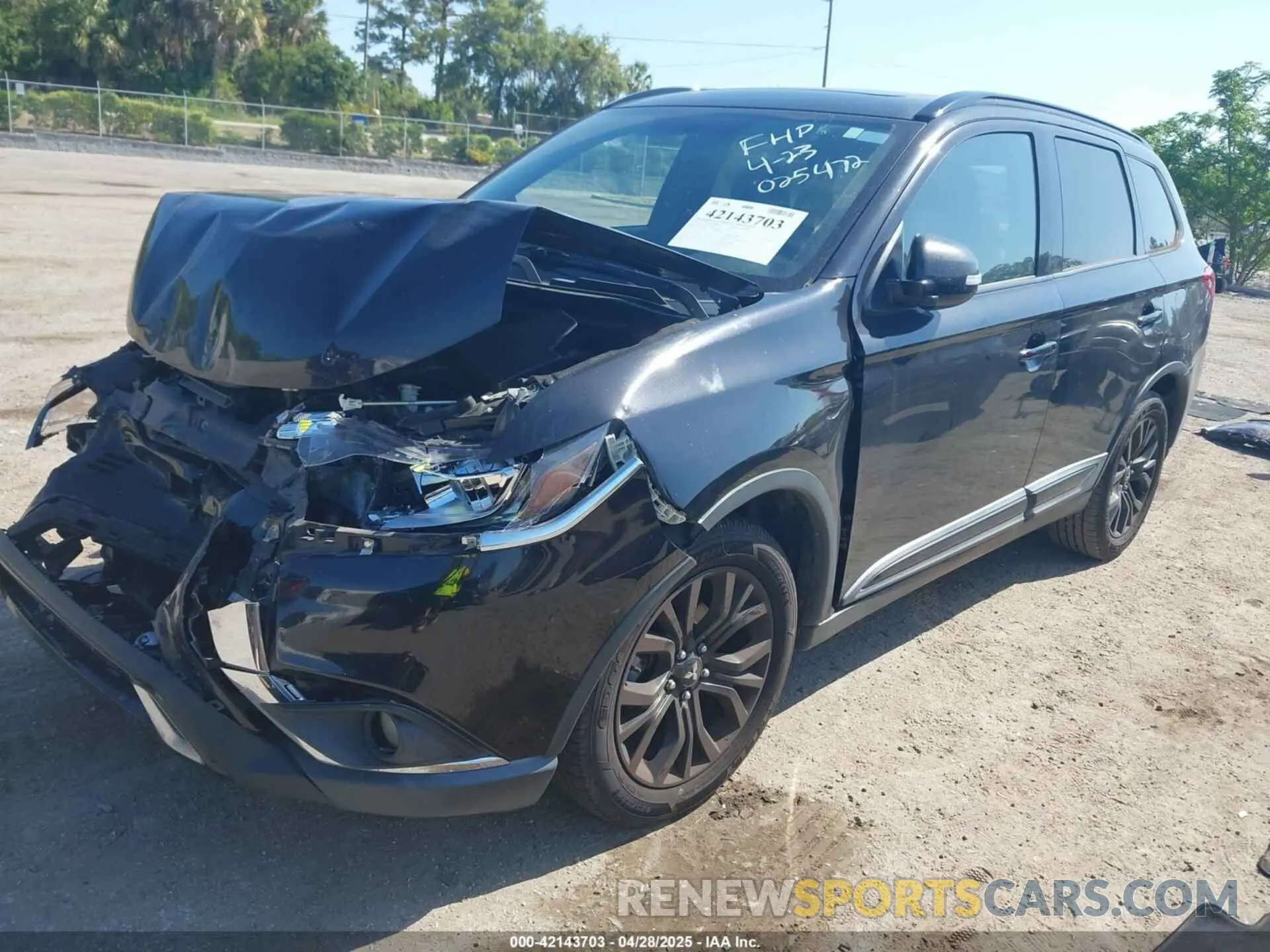 2 fotografías del automóvil dañado JA4AD3A35KZ025472 MITSUBISHI OUTLANDER 2019
