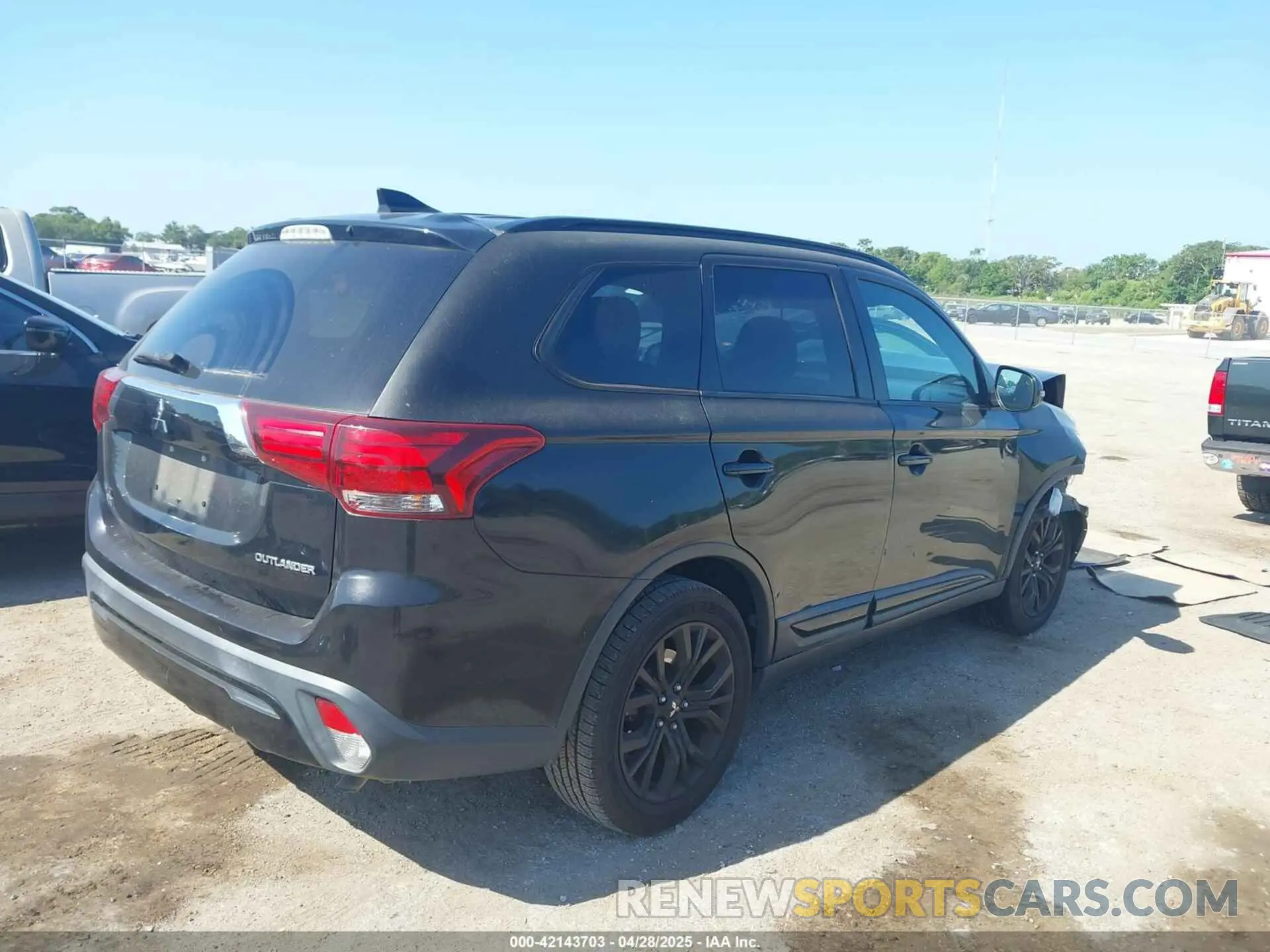 4 fotografías del automóvil dañado JA4AD3A35KZ025472 MITSUBISHI OUTLANDER 2019
