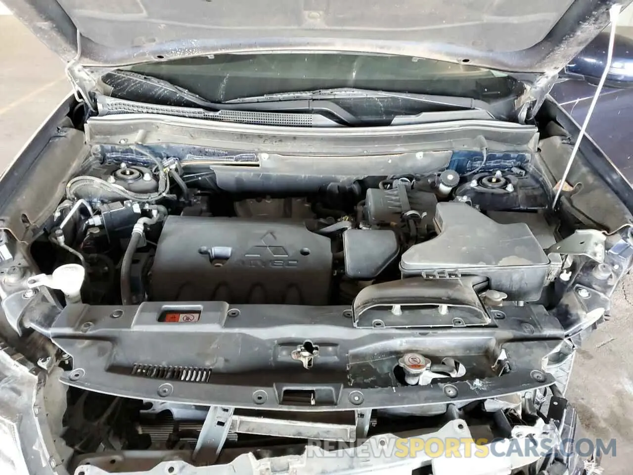 11 fotografías del automóvil dañado JA4AD3A35KZ045964 MITSUBISHI OUTLANDER 2019