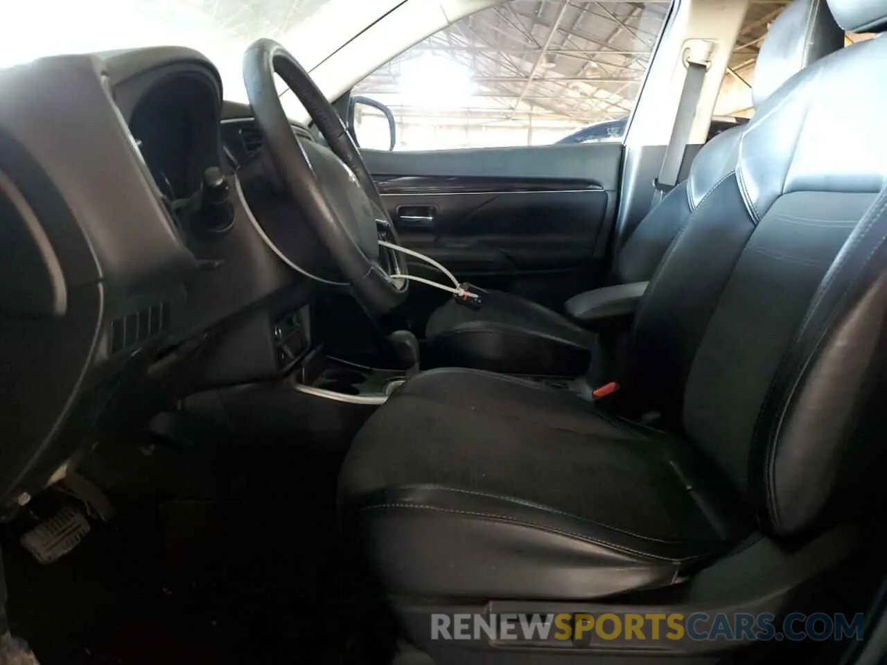 7 fotografías del automóvil dañado JA4AD3A35KZ045964 MITSUBISHI OUTLANDER 2019