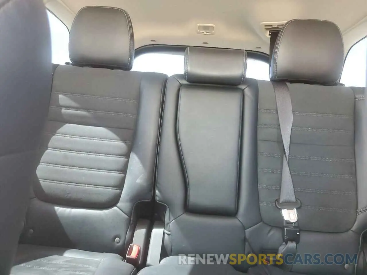 10 fotografías del automóvil dañado JA4AD3A36KJ000532 MITSUBISHI OUTLANDER 2019