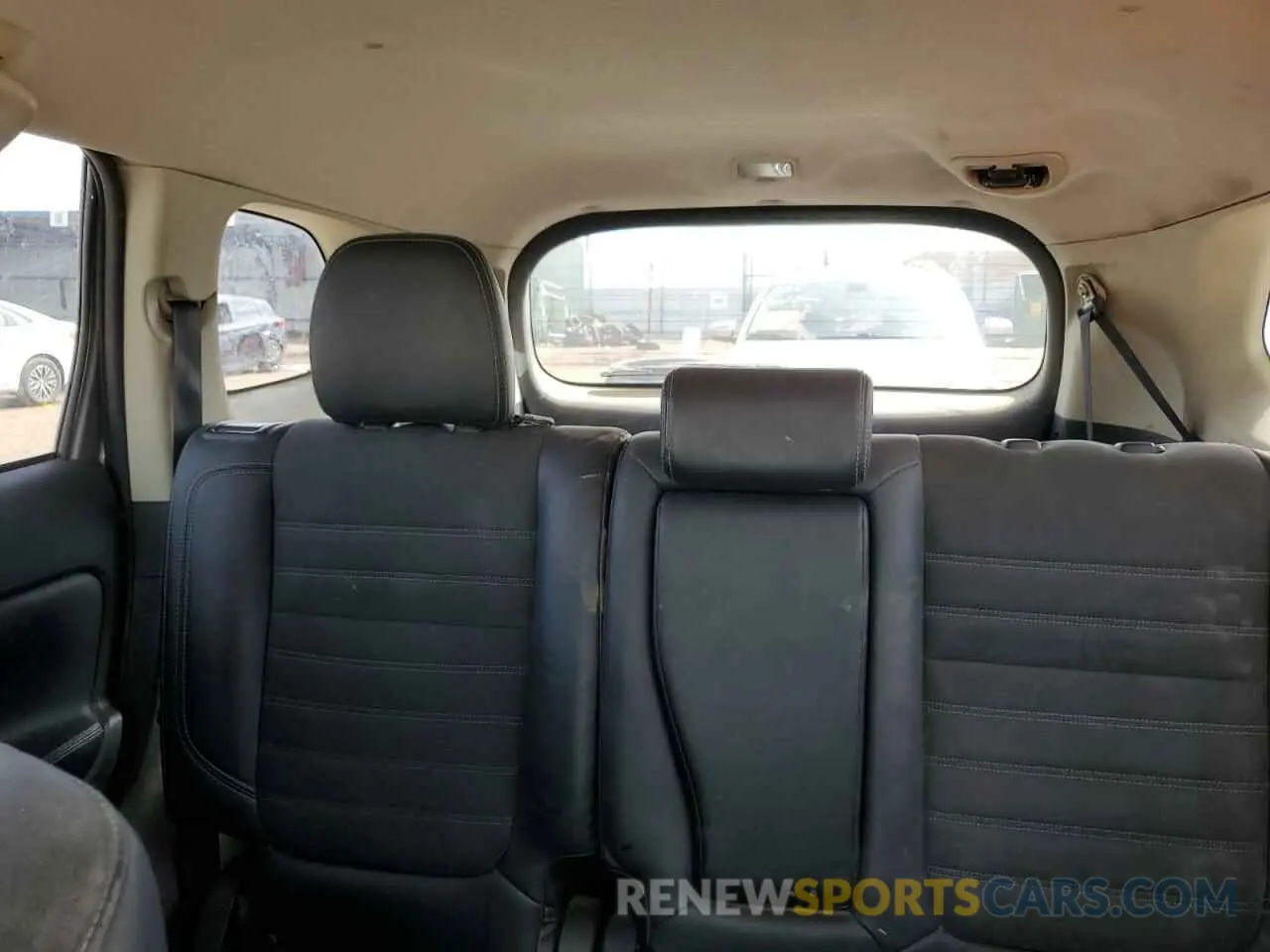 10 fotografías del automóvil dañado JA4AD3A36KZ043852 MITSUBISHI OUTLANDER 2019
