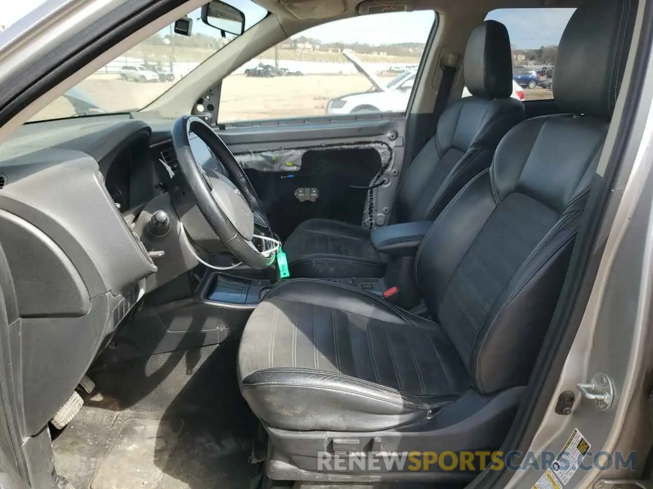 7 fotografías del automóvil dañado JA4AD3A36KZ043852 MITSUBISHI OUTLANDER 2019
