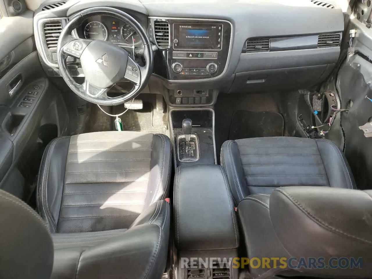 8 fotografías del automóvil dañado JA4AD3A36KZ043852 MITSUBISHI OUTLANDER 2019