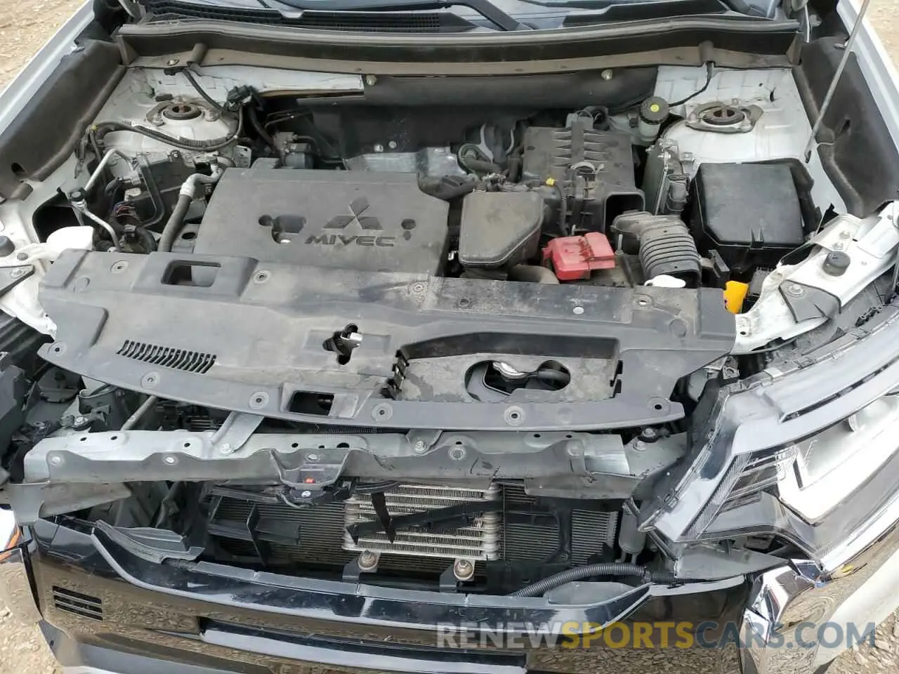 12 fotografías del automóvil dañado JA4AD3A37KZ012299 MITSUBISHI OUTLANDER 2019