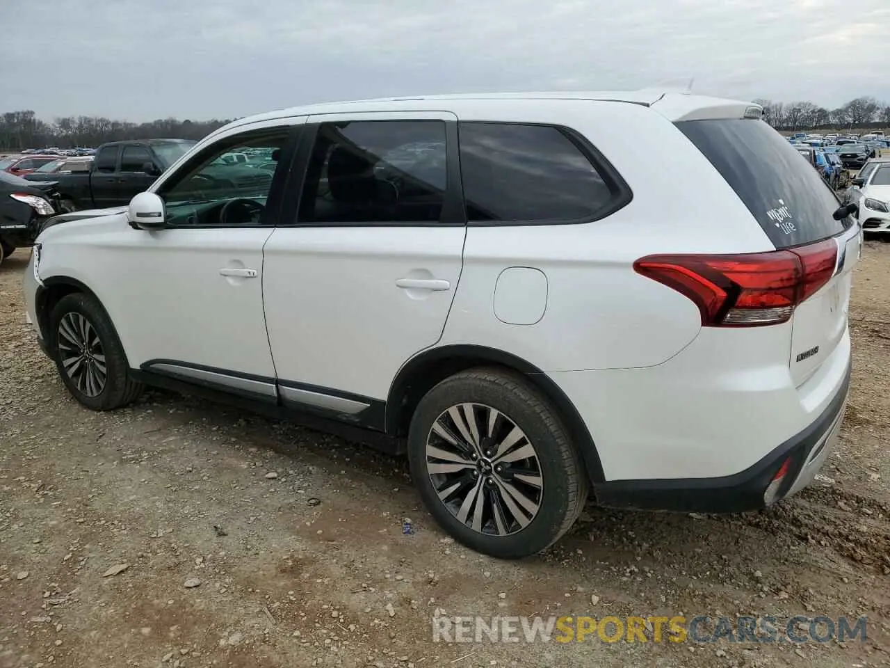 2 fotografías del automóvil dañado JA4AD3A37KZ012299 MITSUBISHI OUTLANDER 2019
