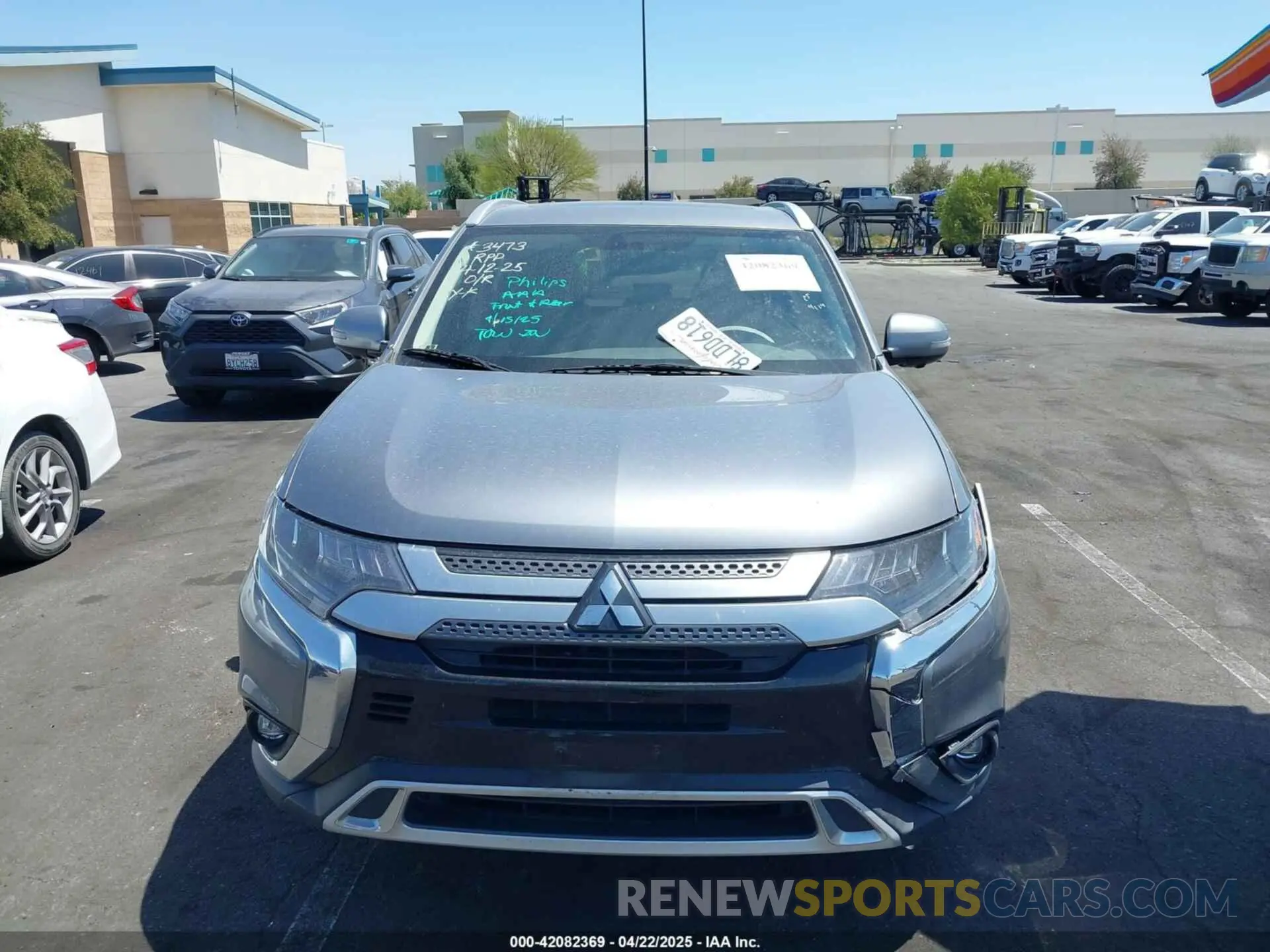 12 fotografías del automóvil dañado JA4AD3A37KZ055136 MITSUBISHI OUTLANDER 2019