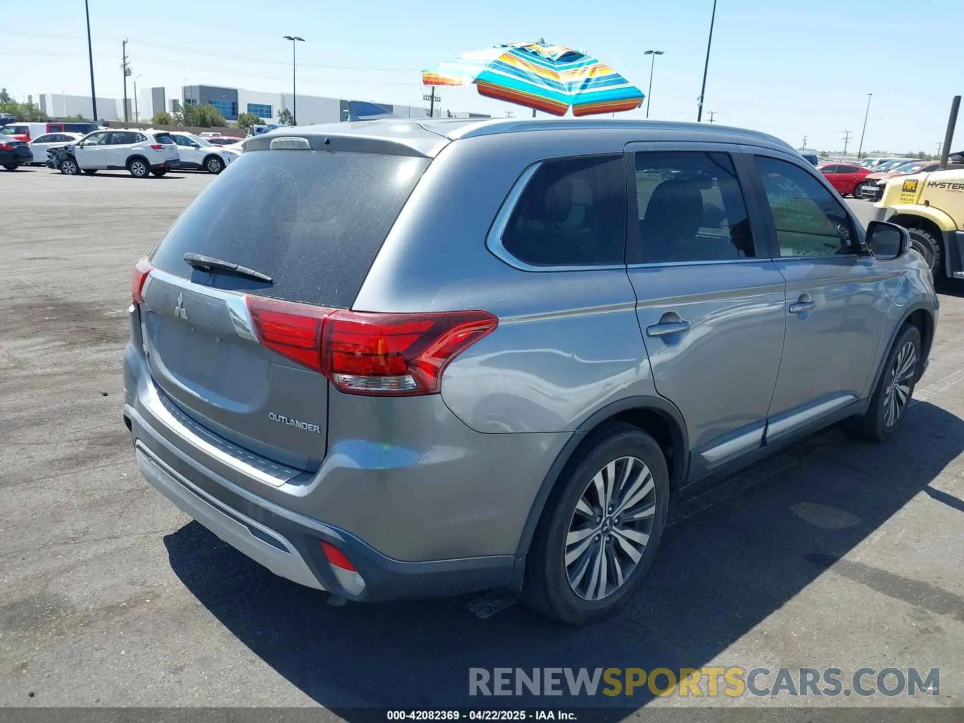 4 fotografías del automóvil dañado JA4AD3A37KZ055136 MITSUBISHI OUTLANDER 2019