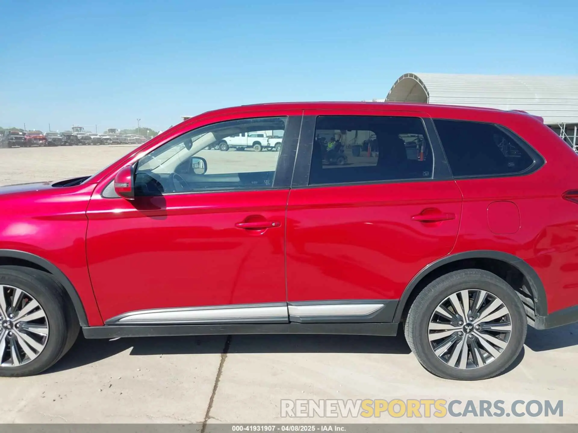 15 fotografías del automóvil dañado JA4AD3A37KZ055881 MITSUBISHI OUTLANDER 2019
