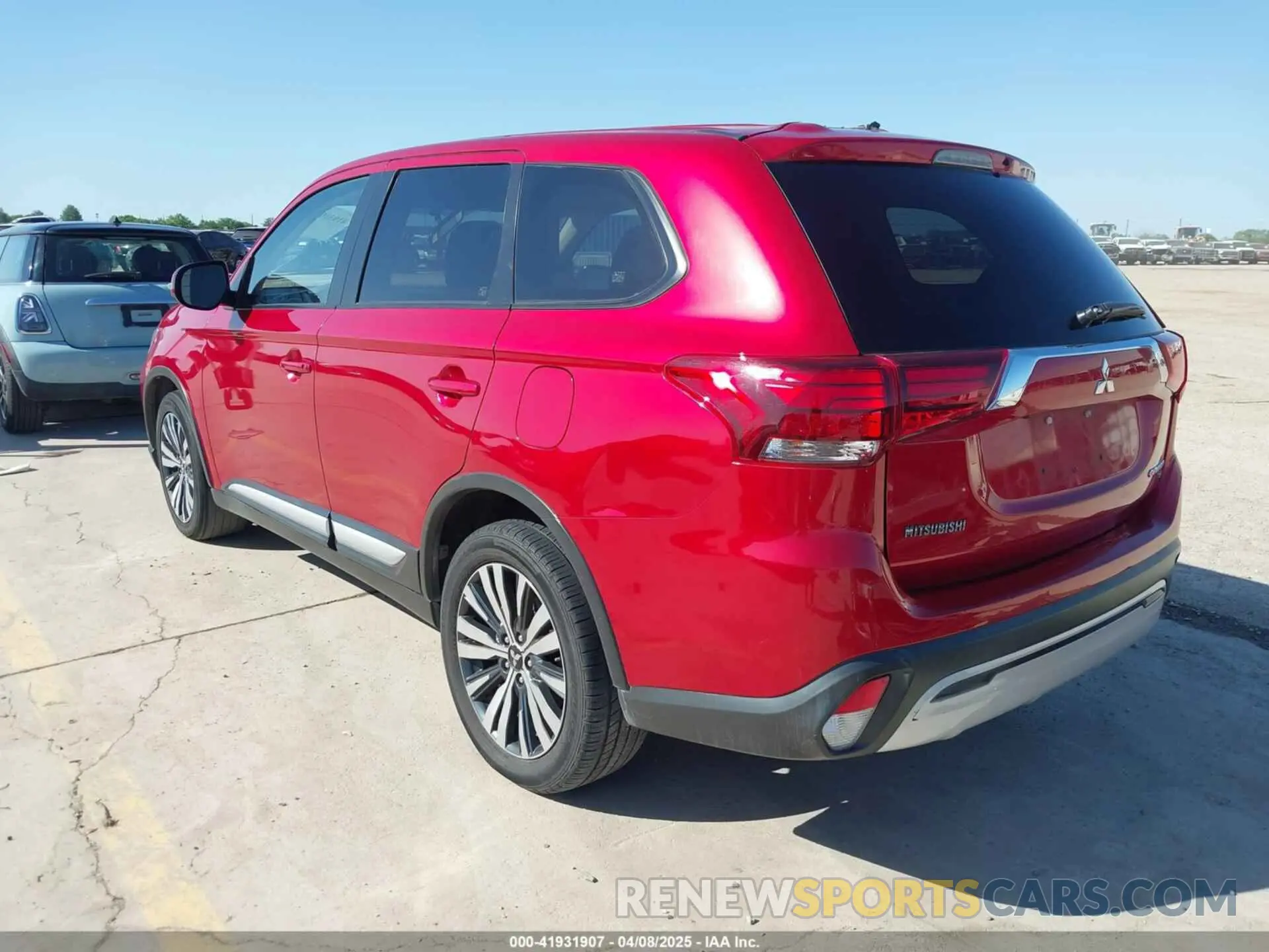 3 fotografías del automóvil dañado JA4AD3A37KZ055881 MITSUBISHI OUTLANDER 2019