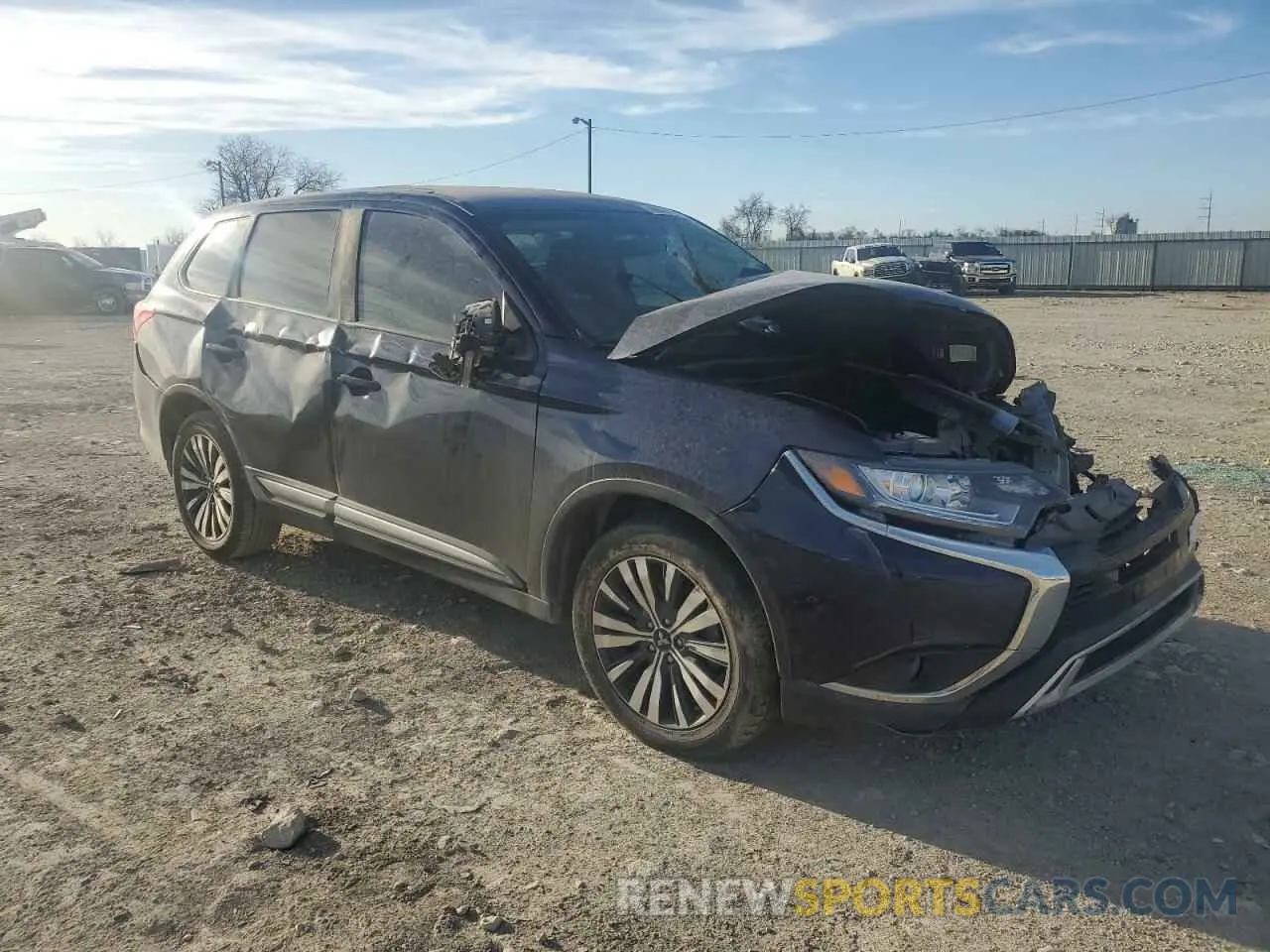 4 fotografías del automóvil dañado JA4AD3A38KZ007760 MITSUBISHI OUTLANDER 2019