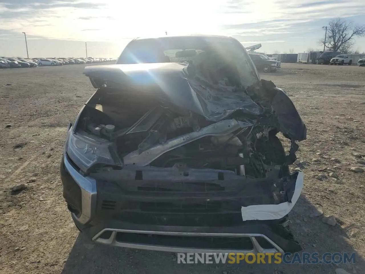5 fotografías del automóvil dañado JA4AD3A38KZ007760 MITSUBISHI OUTLANDER 2019