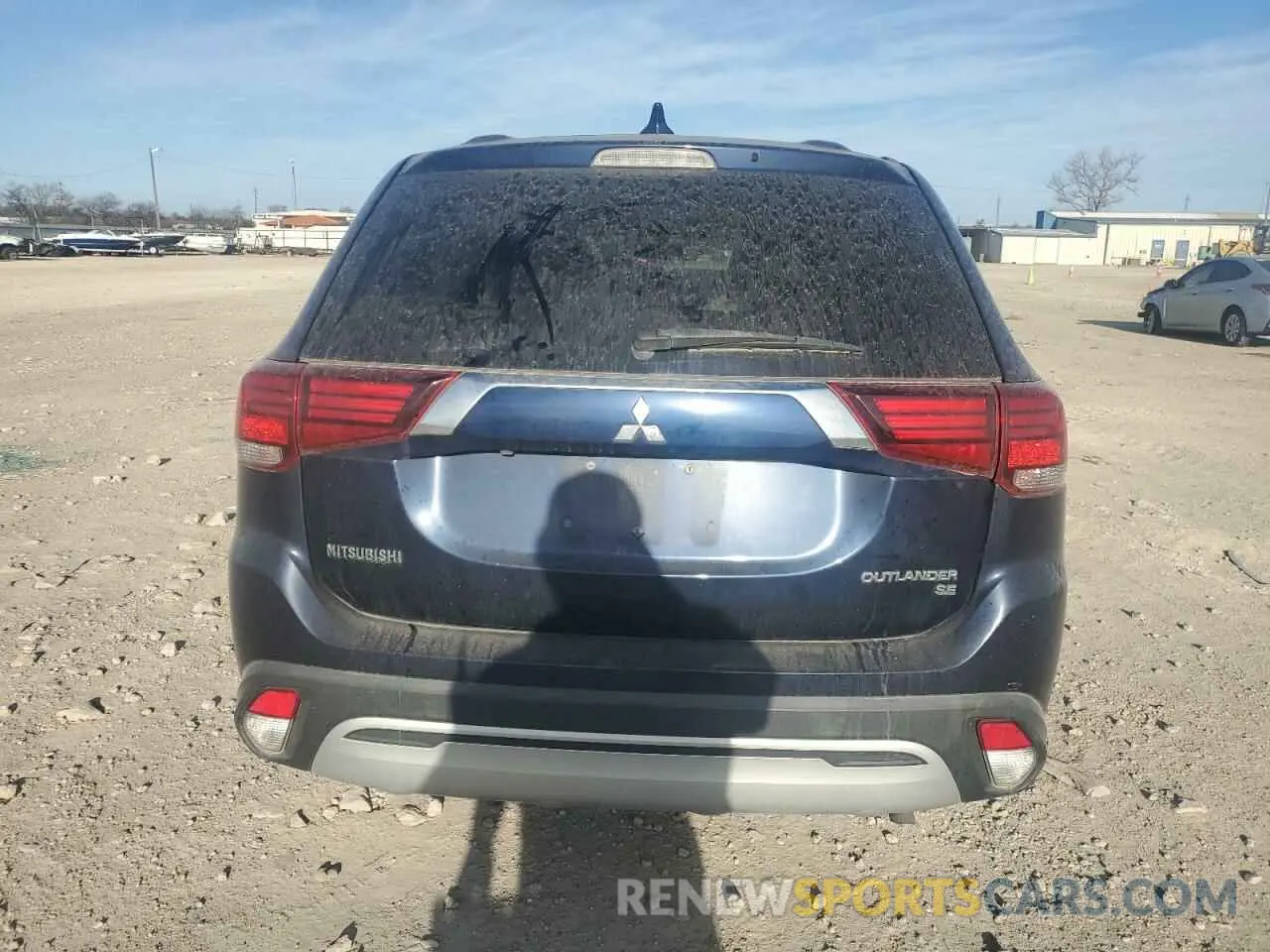 6 fotografías del automóvil dañado JA4AD3A38KZ007760 MITSUBISHI OUTLANDER 2019