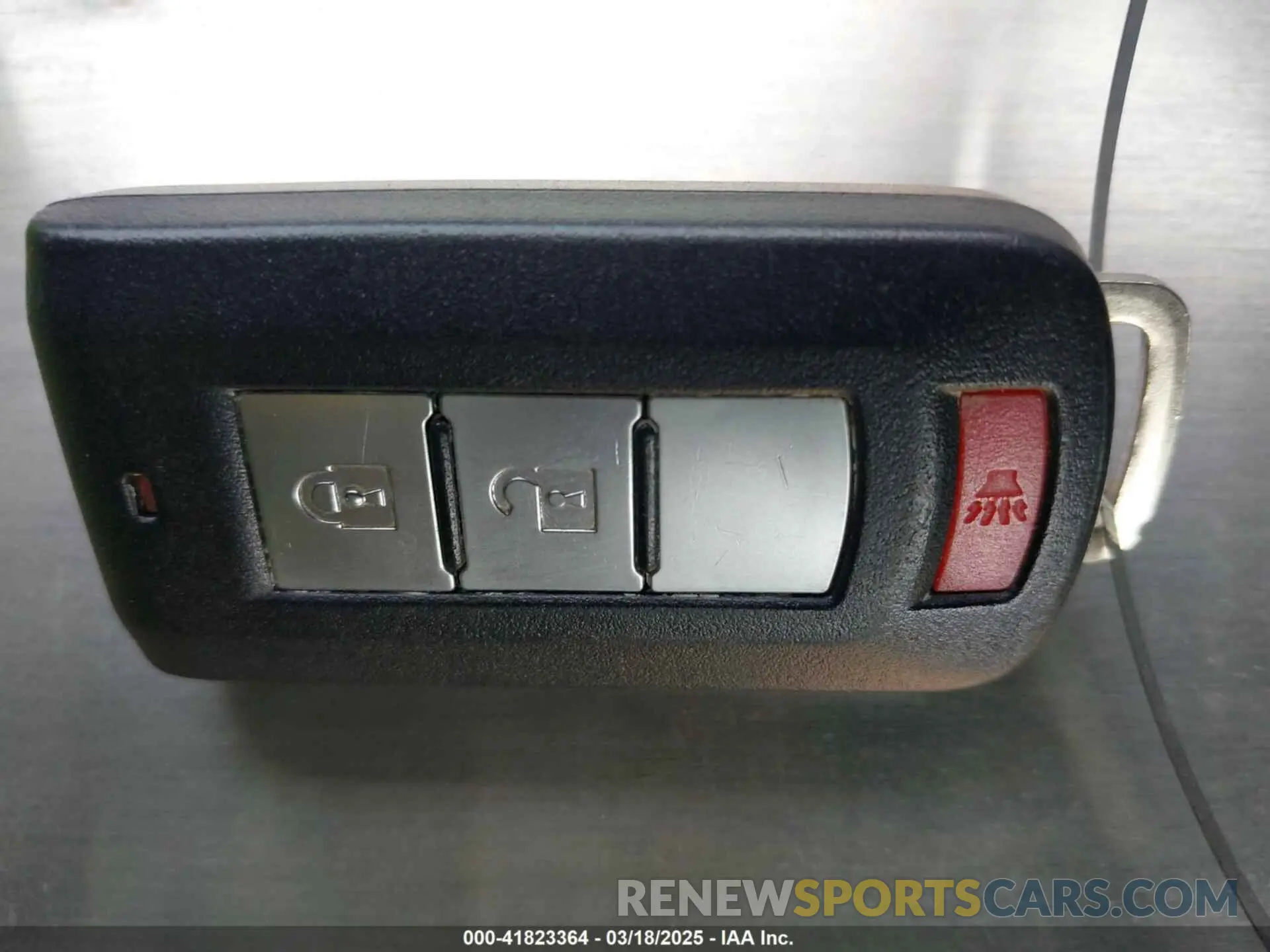 11 fotografías del automóvil dañado JA4AD3A38KZ014420 MITSUBISHI OUTLANDER 2019