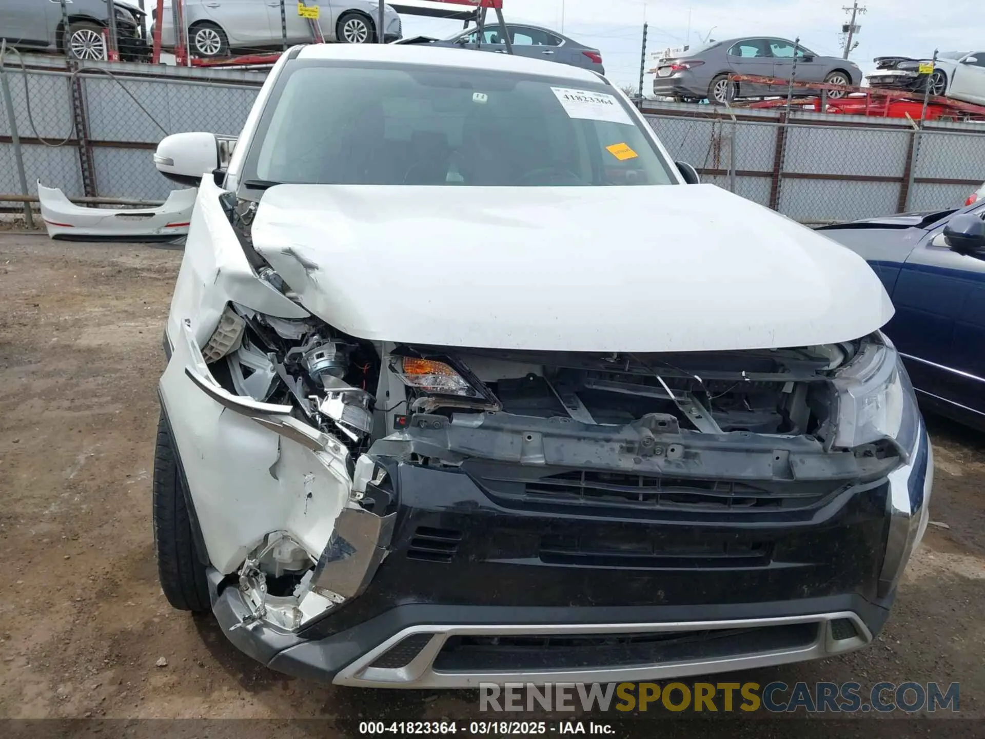 12 fotografías del automóvil dañado JA4AD3A38KZ014420 MITSUBISHI OUTLANDER 2019