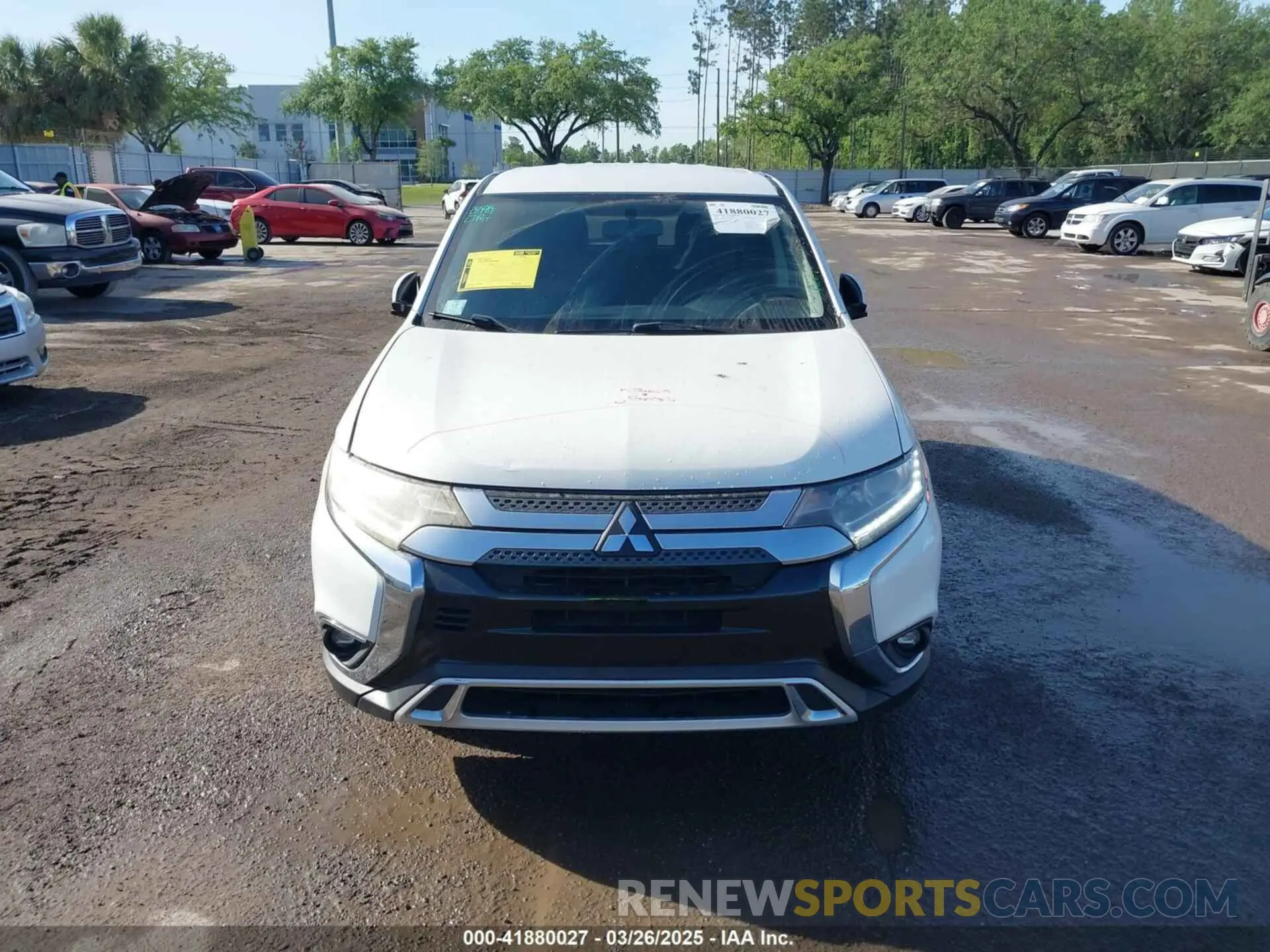13 fotografías del automóvil dañado JA4AD3A38KZ018323 MITSUBISHI OUTLANDER 2019
