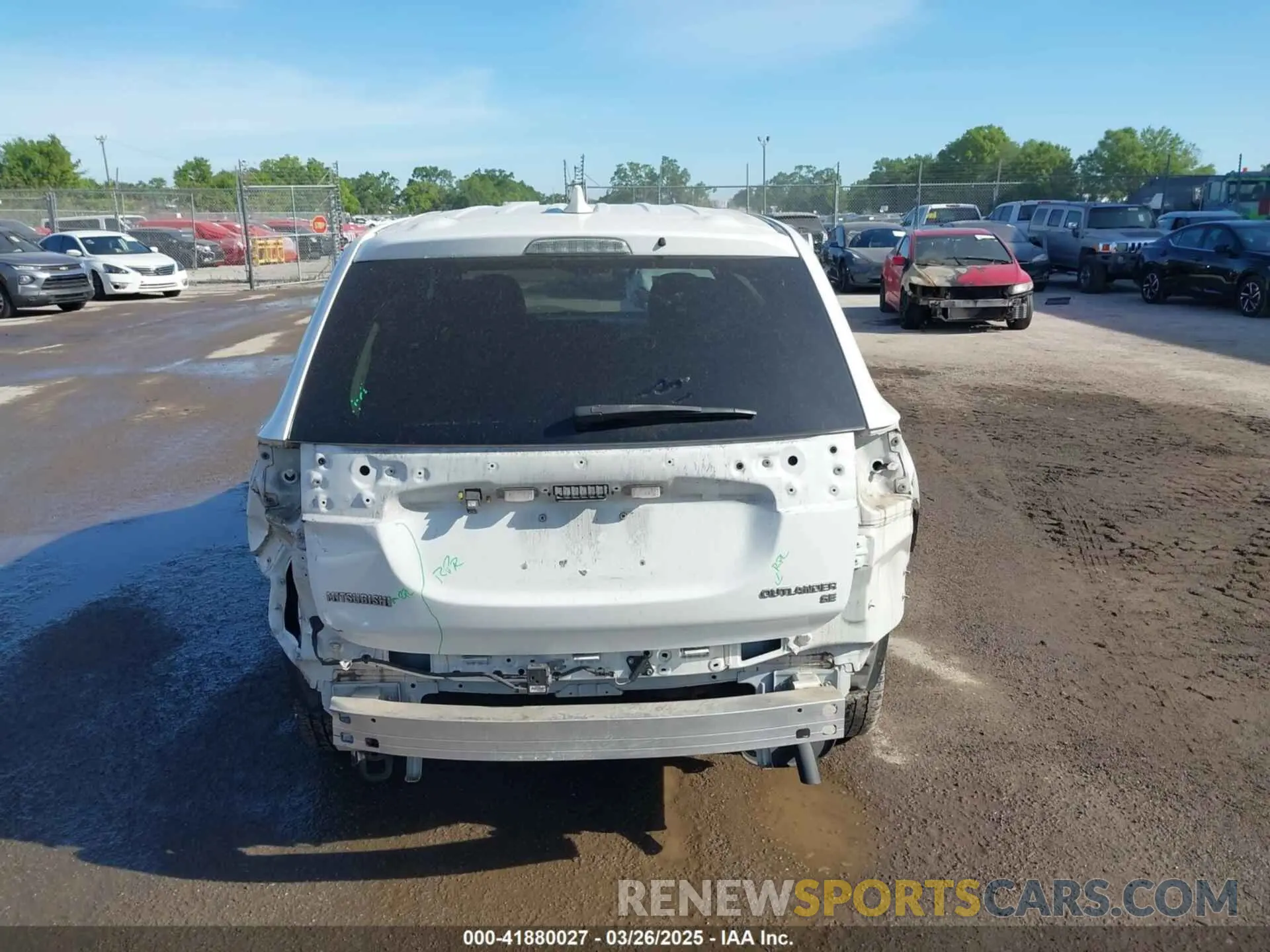 17 fotografías del automóvil dañado JA4AD3A38KZ018323 MITSUBISHI OUTLANDER 2019