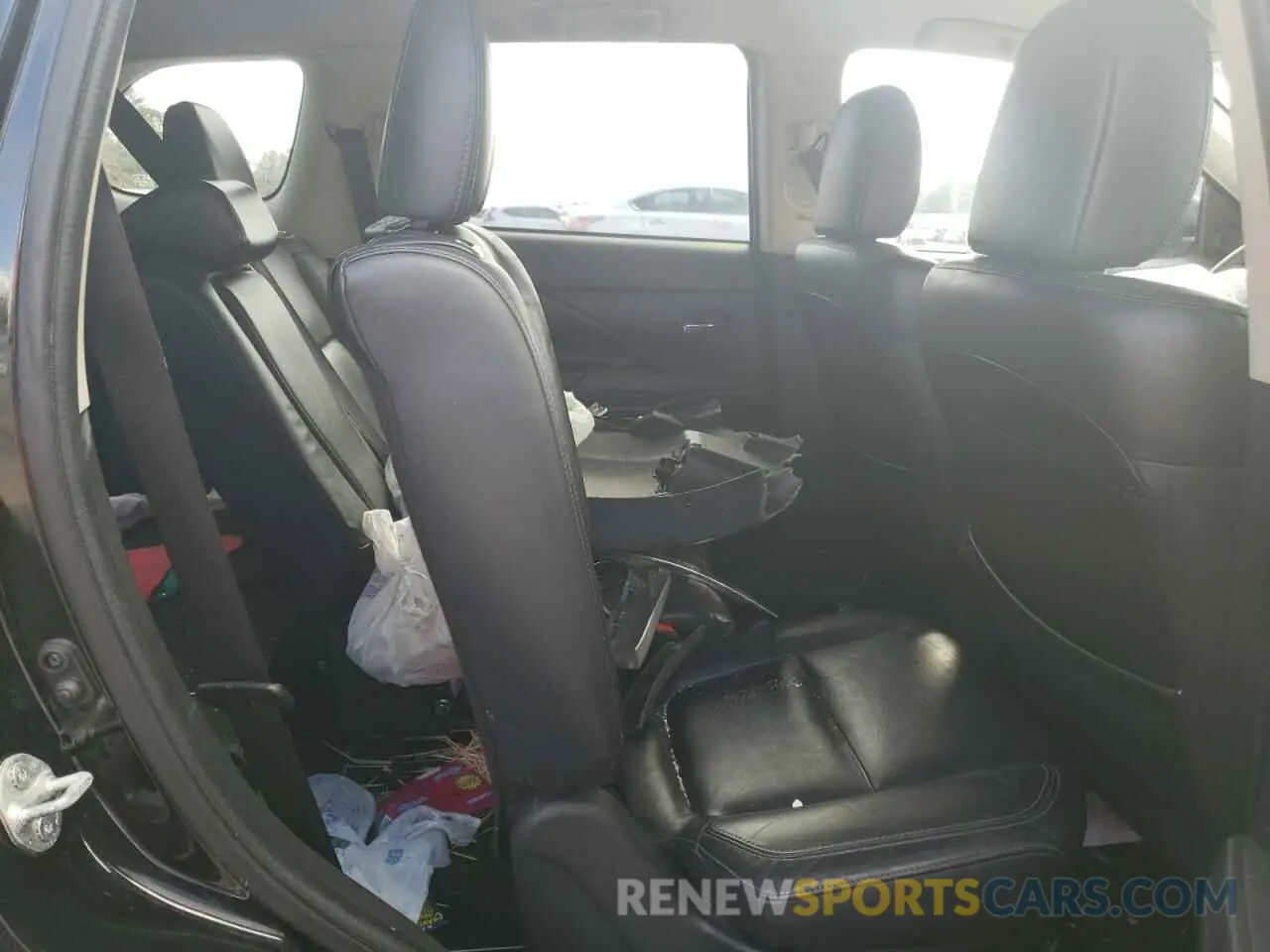 11 fotografías del automóvil dañado JA4AD3A39KZ027323 MITSUBISHI OUTLANDER 2019