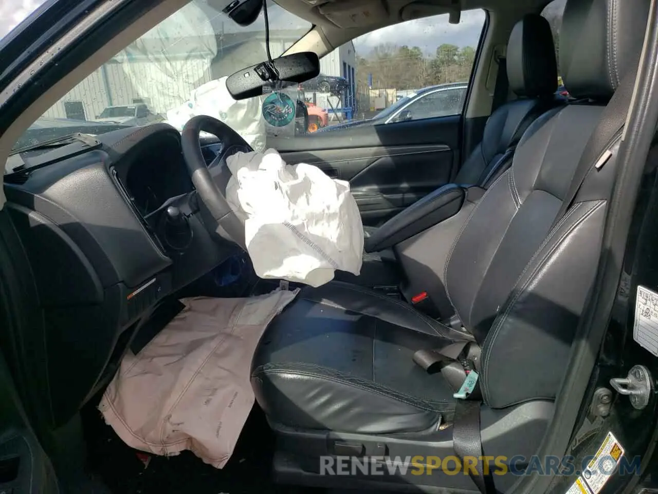 7 fotografías del automóvil dañado JA4AD3A39KZ027323 MITSUBISHI OUTLANDER 2019