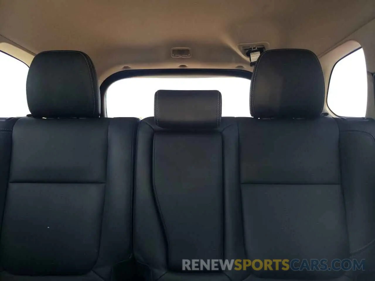 10 fotografías del automóvil dañado JA4AD3A3XKZ010997 MITSUBISHI OUTLANDER 2019