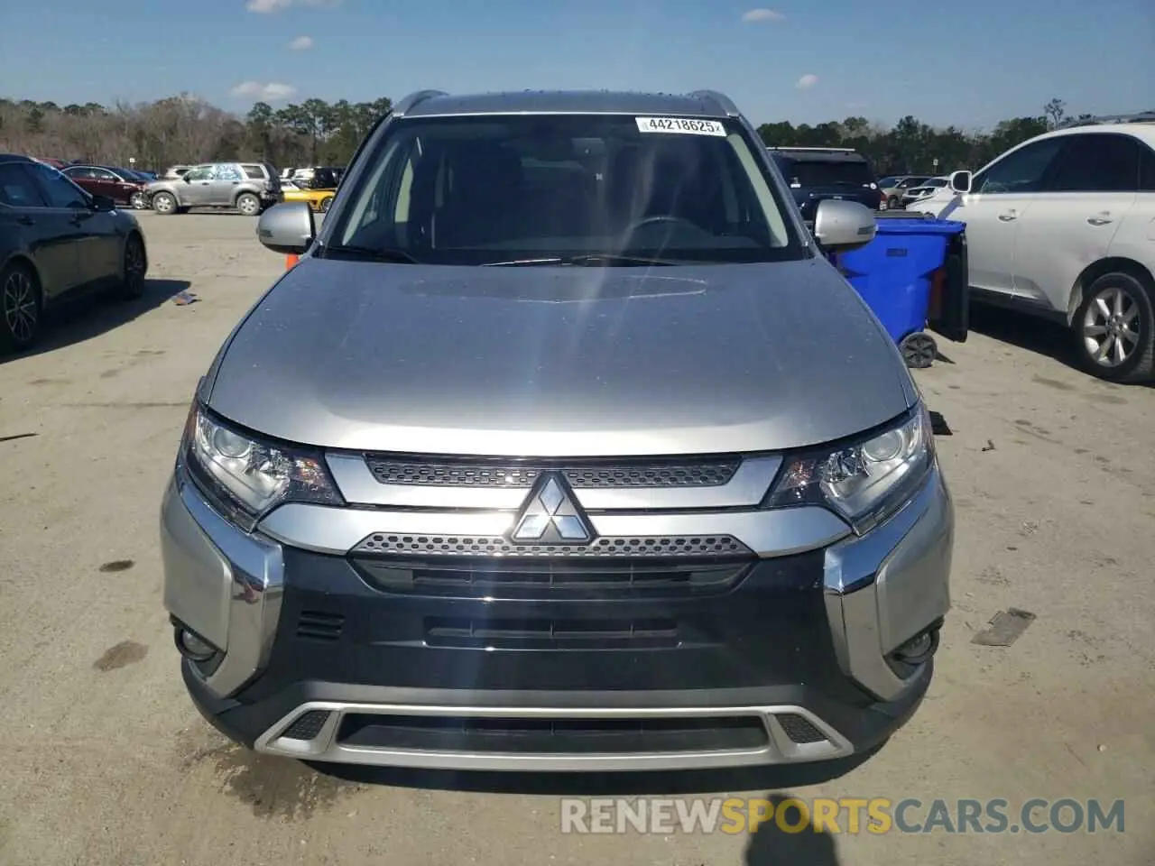 5 fotografías del automóvil dañado JA4AD3A3XKZ010997 MITSUBISHI OUTLANDER 2019