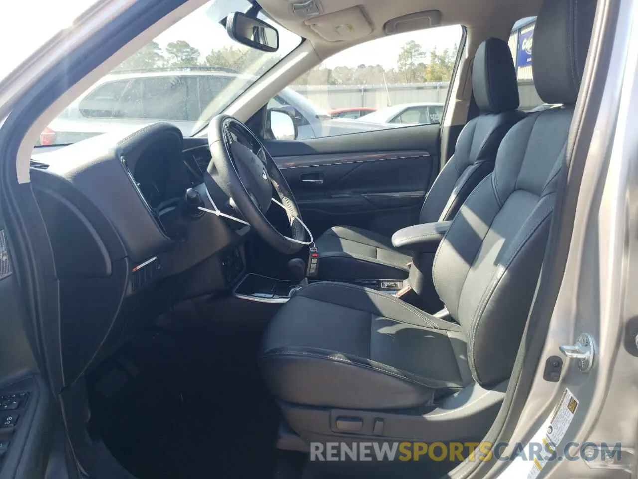 7 fotografías del automóvil dañado JA4AD3A3XKZ010997 MITSUBISHI OUTLANDER 2019