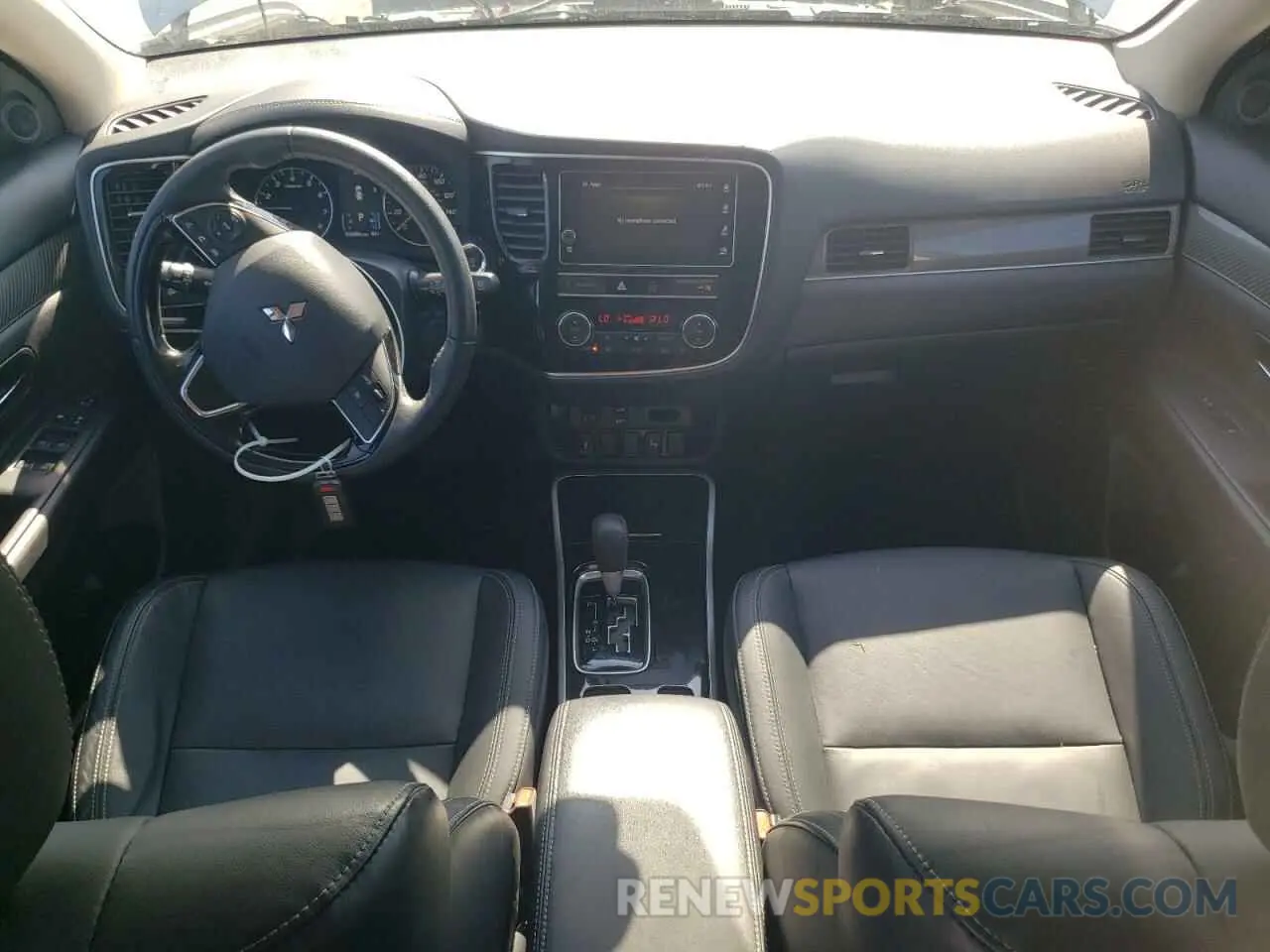 8 fotografías del automóvil dañado JA4AD3A3XKZ010997 MITSUBISHI OUTLANDER 2019