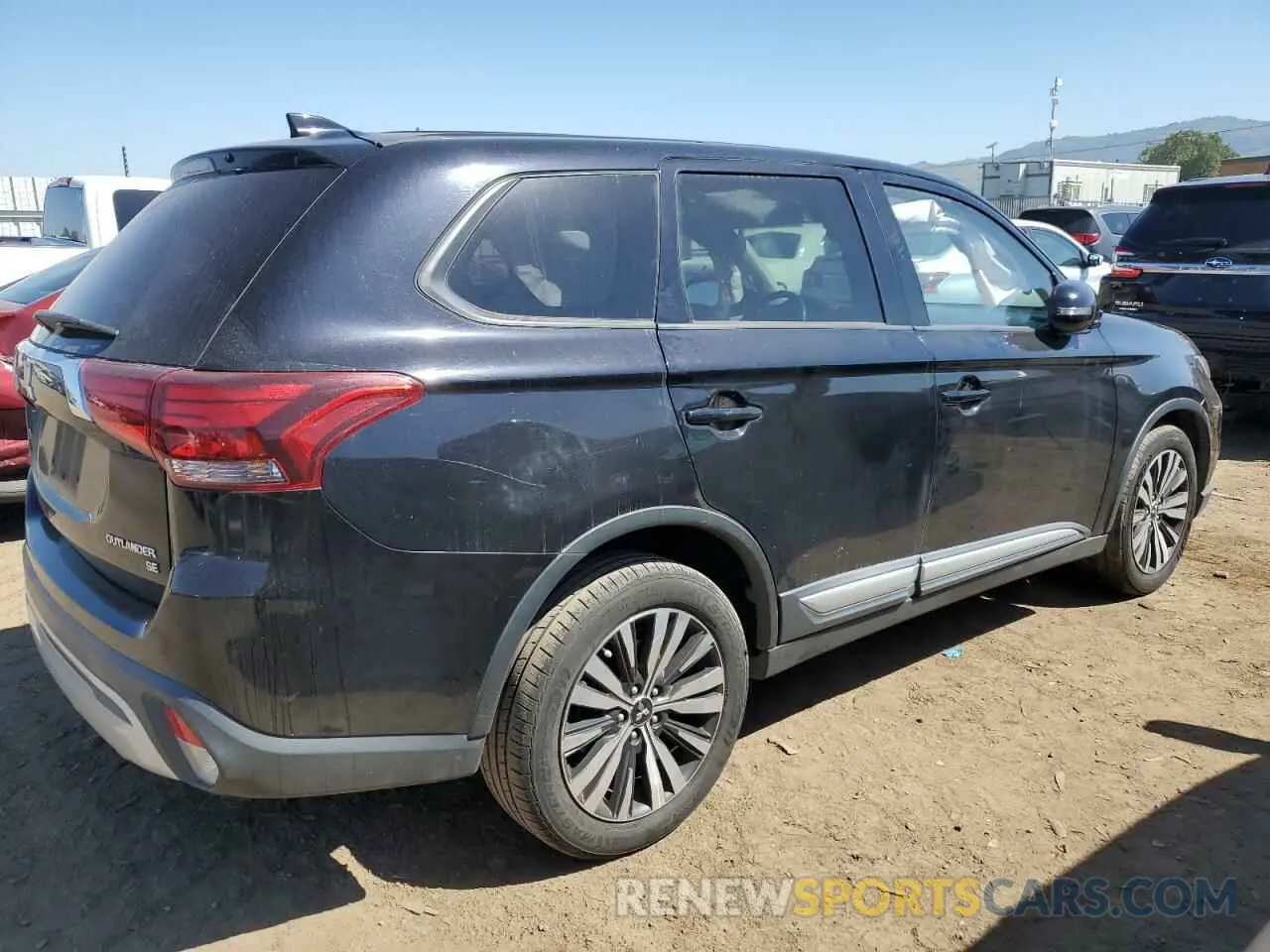 3 fotografías del automóvil dañado JA4AD3A3XKZ043269 MITSUBISHI OUTLANDER 2019