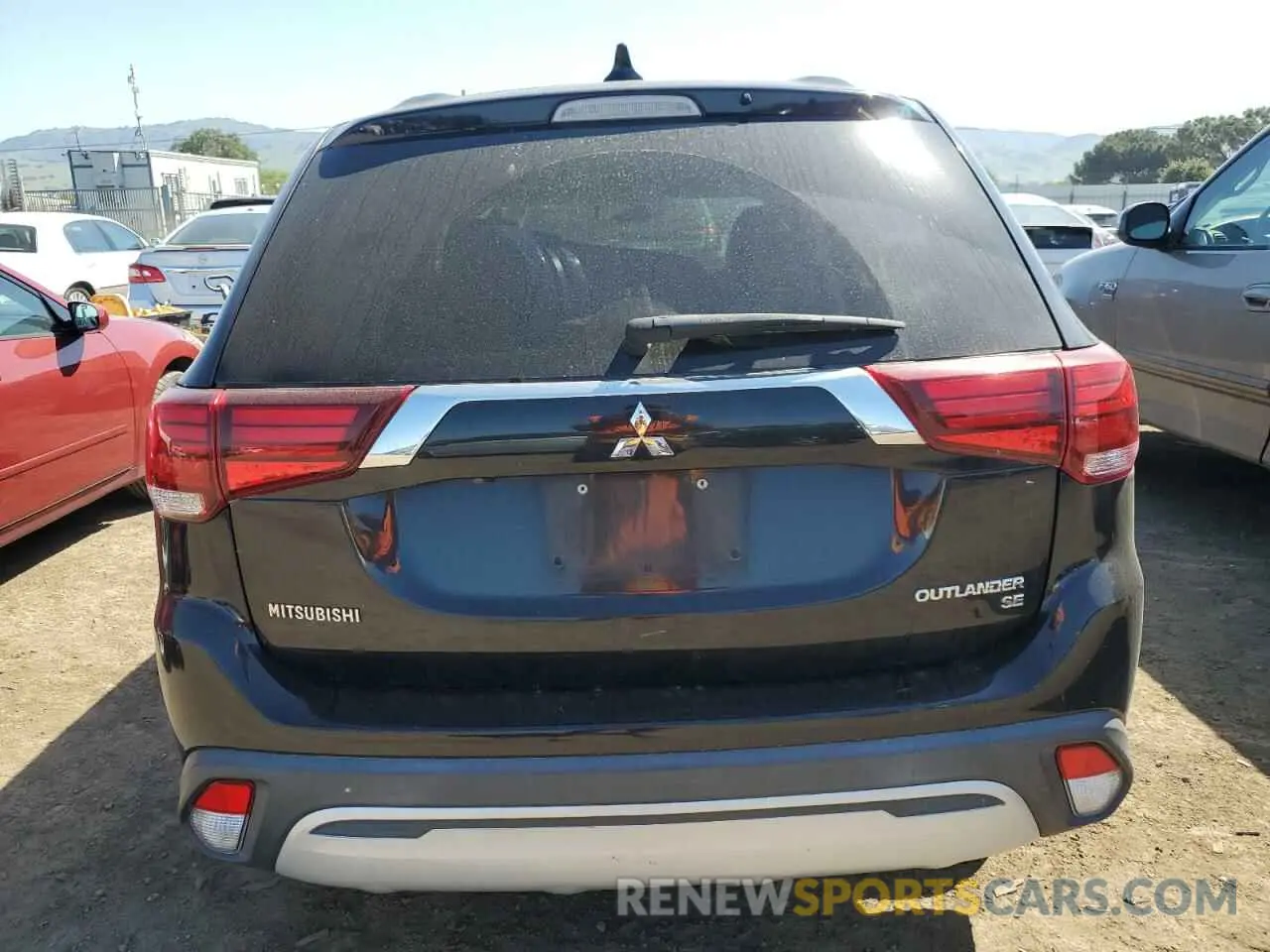 6 fotografías del automóvil dañado JA4AD3A3XKZ043269 MITSUBISHI OUTLANDER 2019