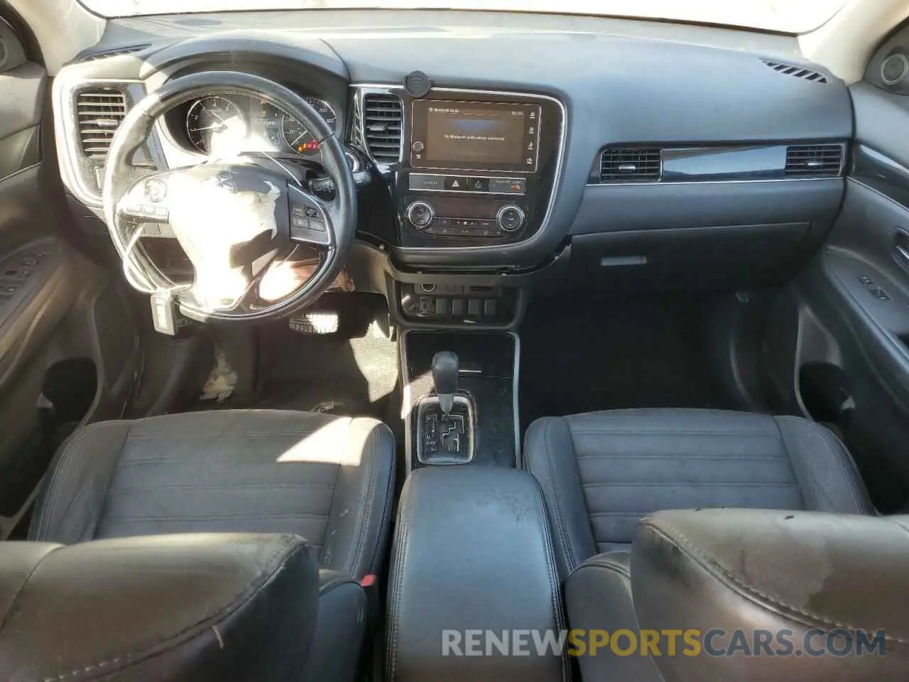 8 fotografías del automóvil dañado JA4AD3A3XKZ045541 MITSUBISHI OUTLANDER 2019