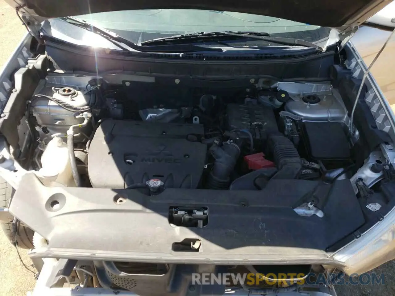 12 fotografías del automóvil dañado JA4AP3AU4KU011687 MITSUBISHI OUTLANDER 2019