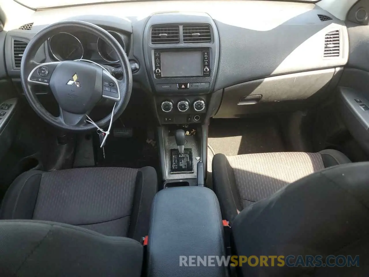8 fotografías del automóvil dañado JA4AP3AU7KU006810 MITSUBISHI OUTLANDER 2019