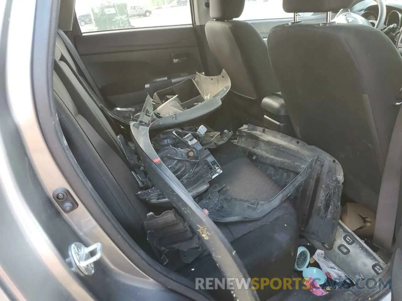 12 fotografías del automóvil dañado JA4AP3AU8KU017685 MITSUBISHI OUTLANDER 2019