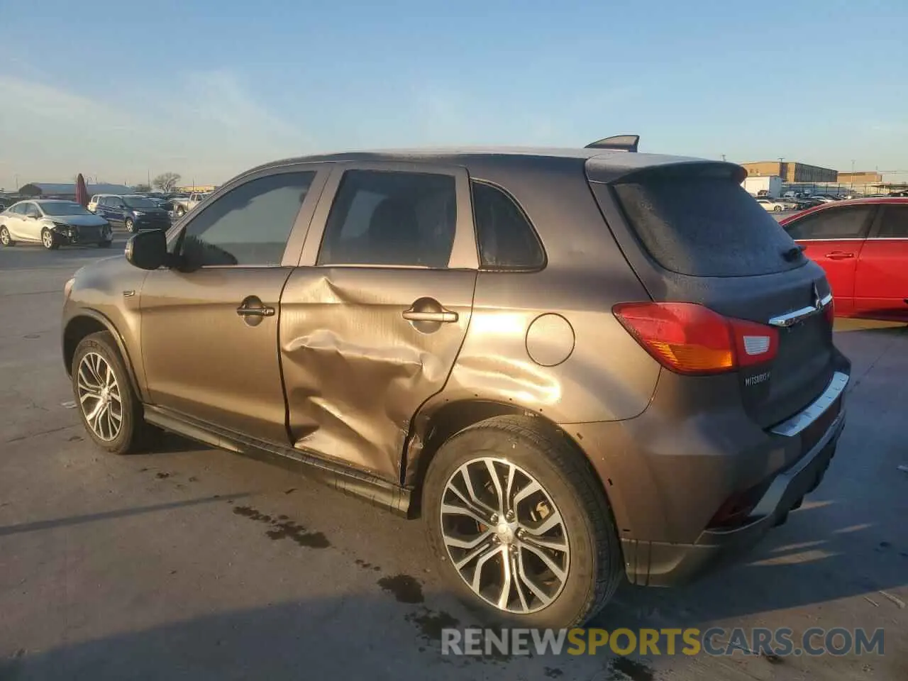 2 fotografías del automóvil dañado JA4AP3AU8KU030243 MITSUBISHI OUTLANDER 2019