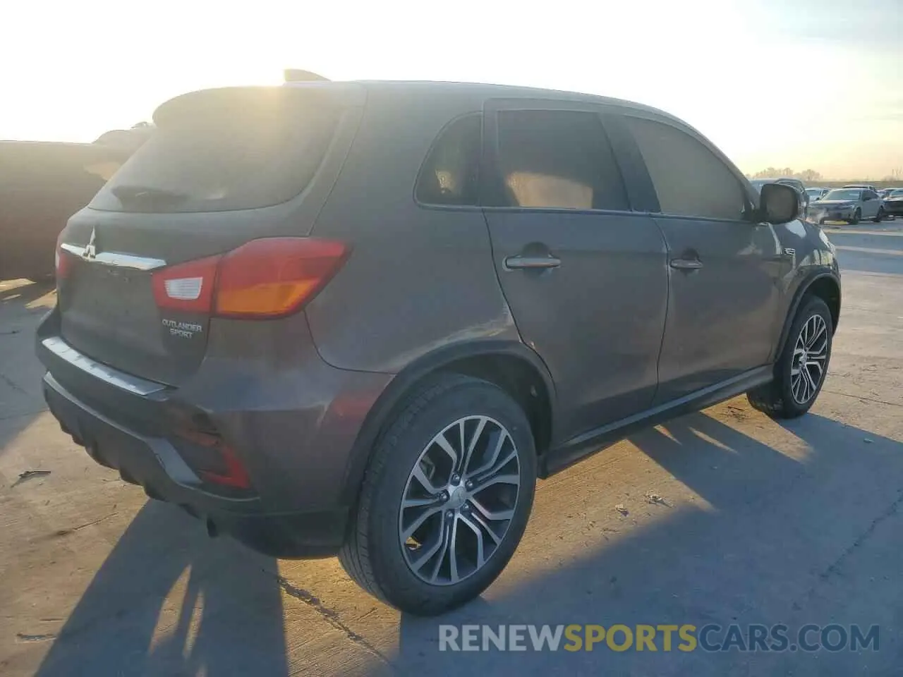 3 fotografías del automóvil dañado JA4AP3AU8KU030243 MITSUBISHI OUTLANDER 2019