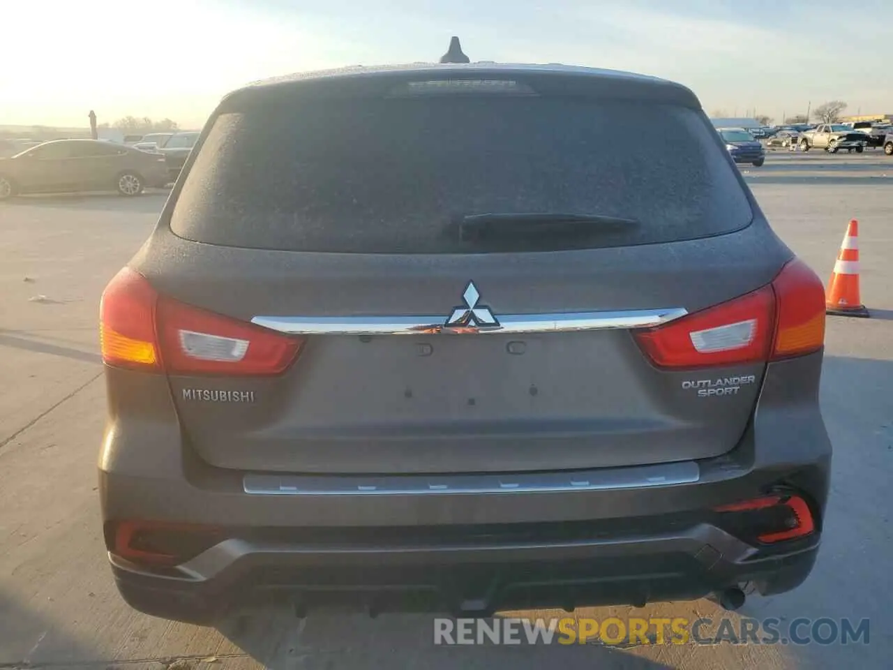 6 fotografías del automóvil dañado JA4AP3AU8KU030243 MITSUBISHI OUTLANDER 2019