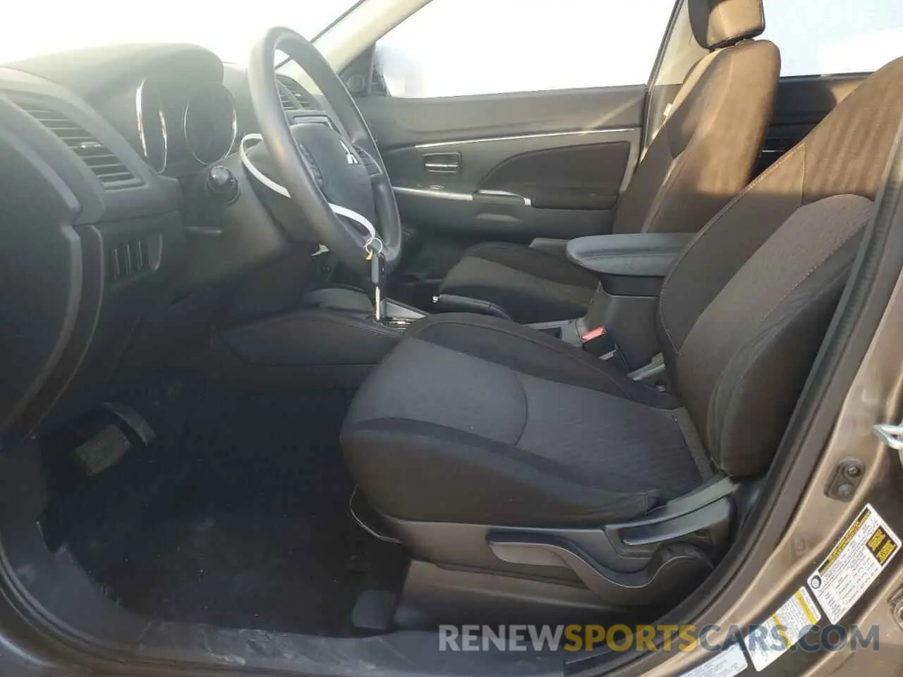 7 fotografías del automóvil dañado JA4AP3AU8KU030243 MITSUBISHI OUTLANDER 2019